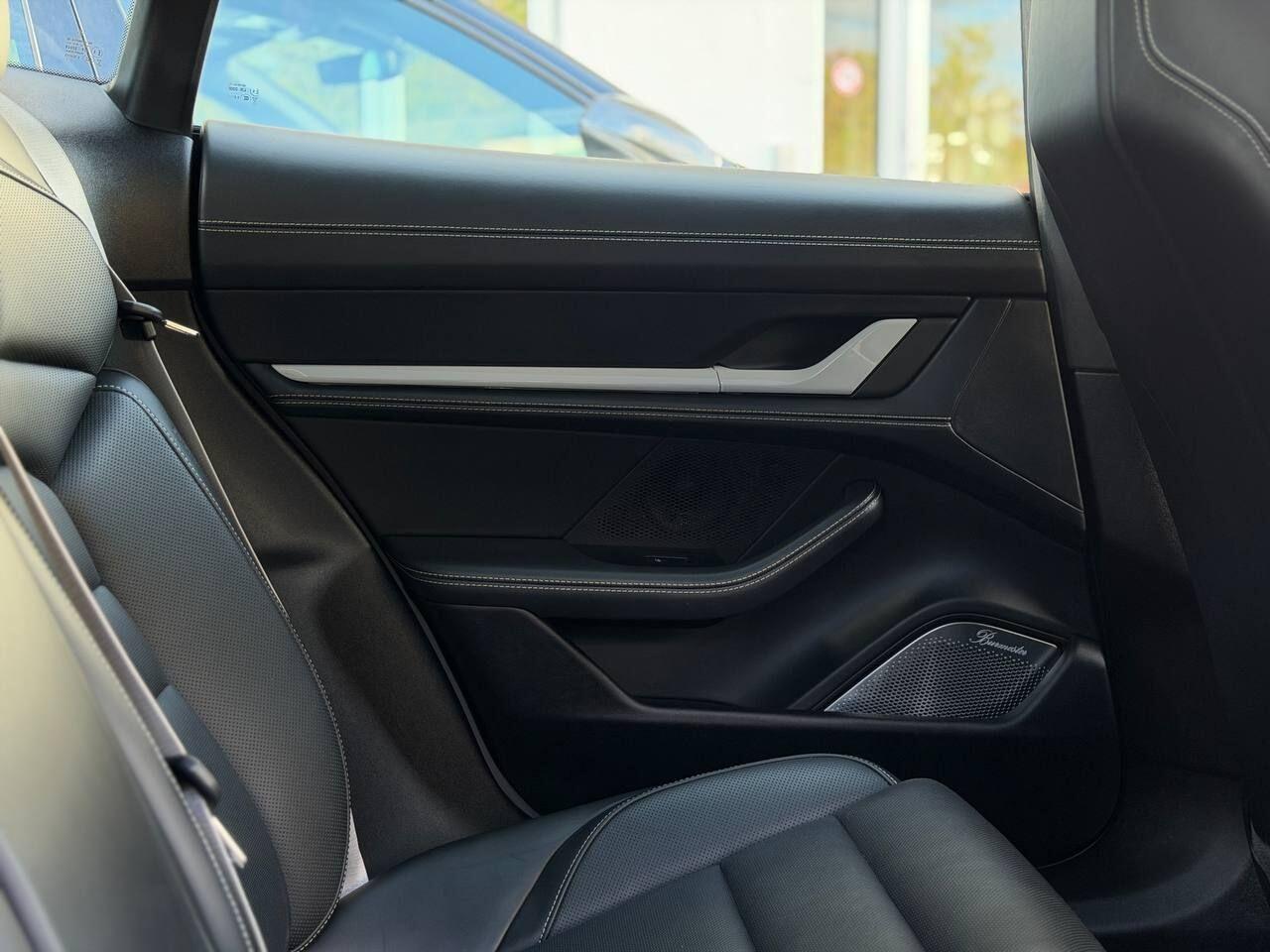 Porsche Taycan view 19