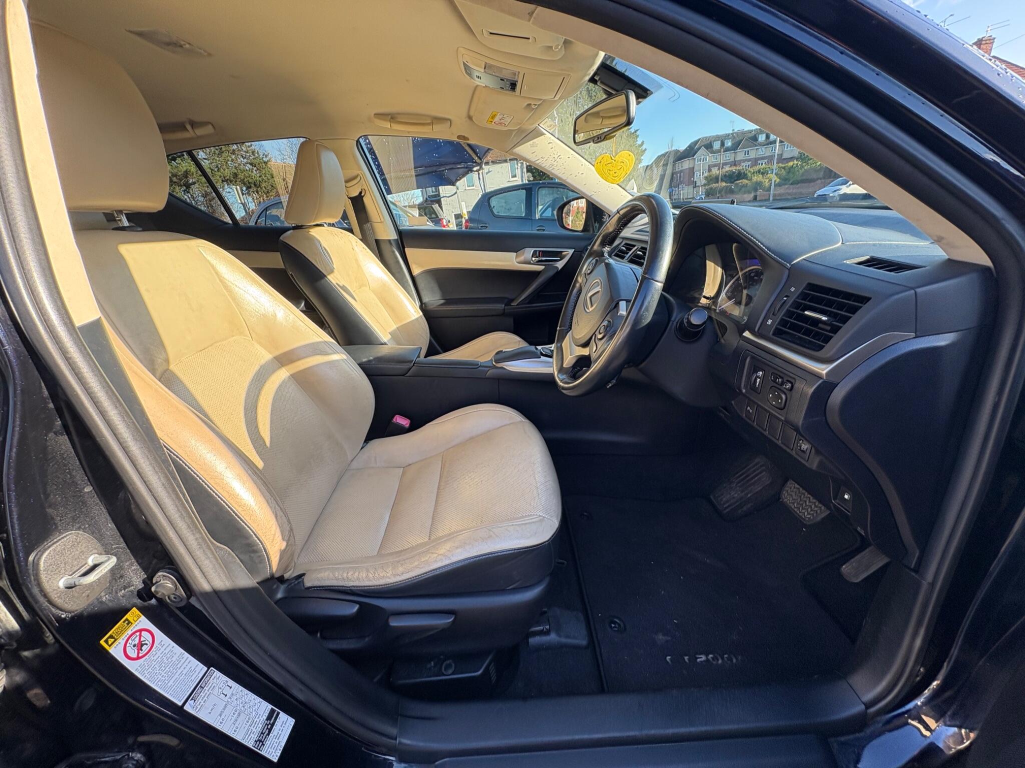 2014 Lexus CT 1.8 200h Luxury CVT Euro 6 (s/s) 5dr • 99,475 miles image 27