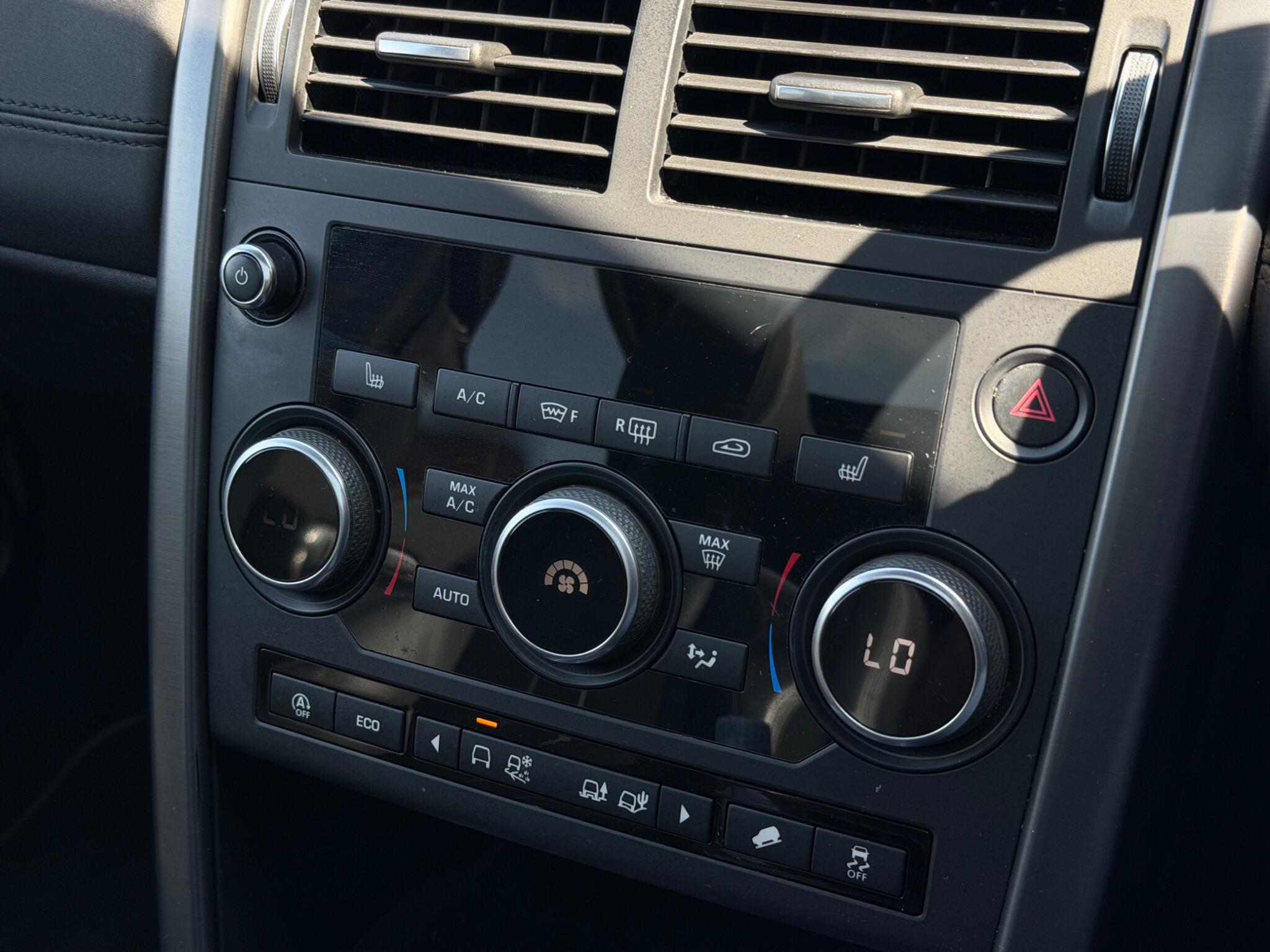 Land Rover Discovery Sport view 27