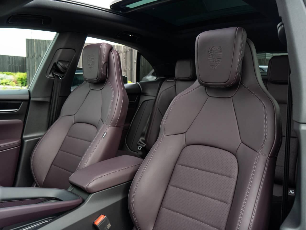 Porsche Macan view 44