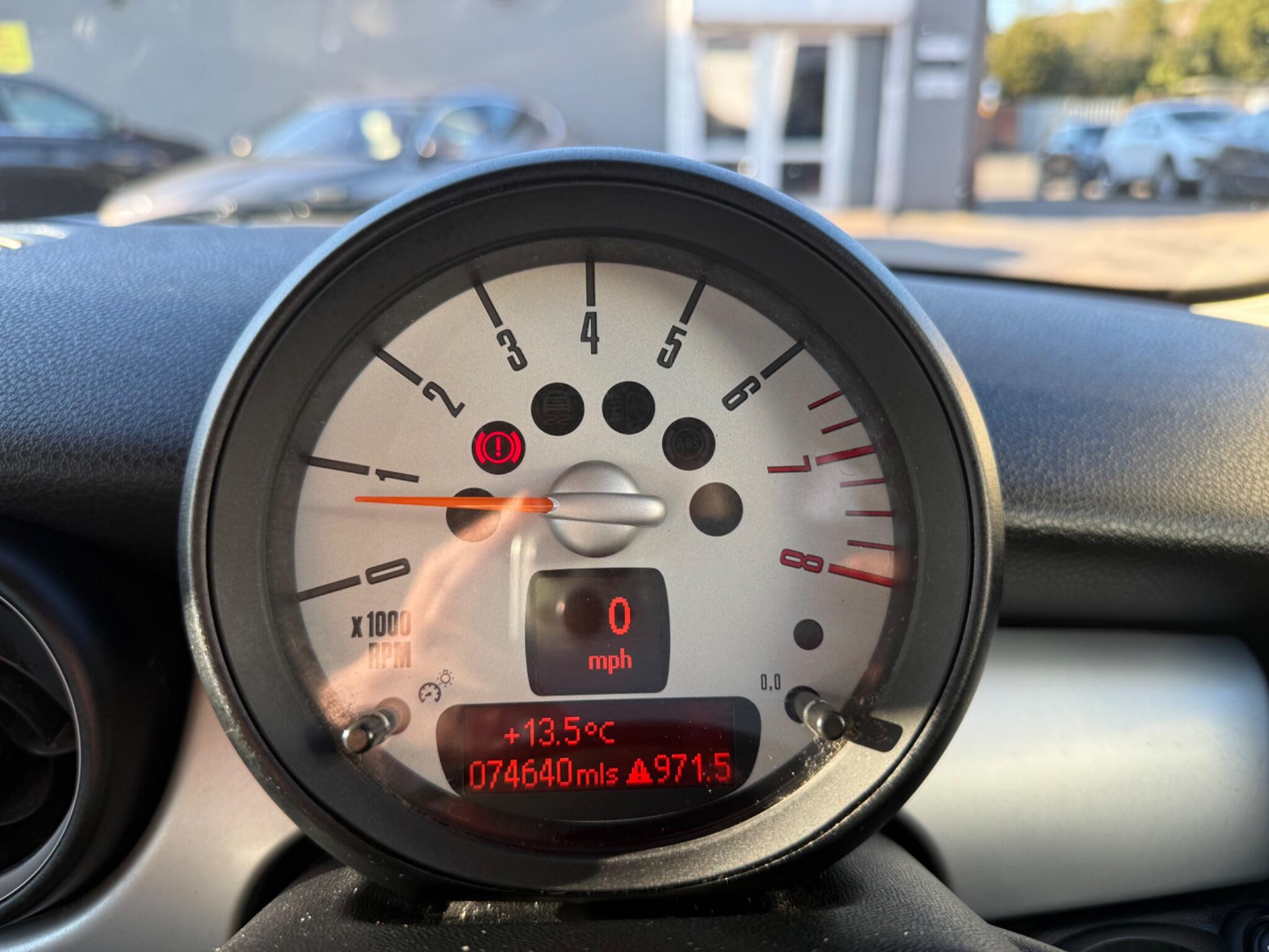 Mini Cooper view 6