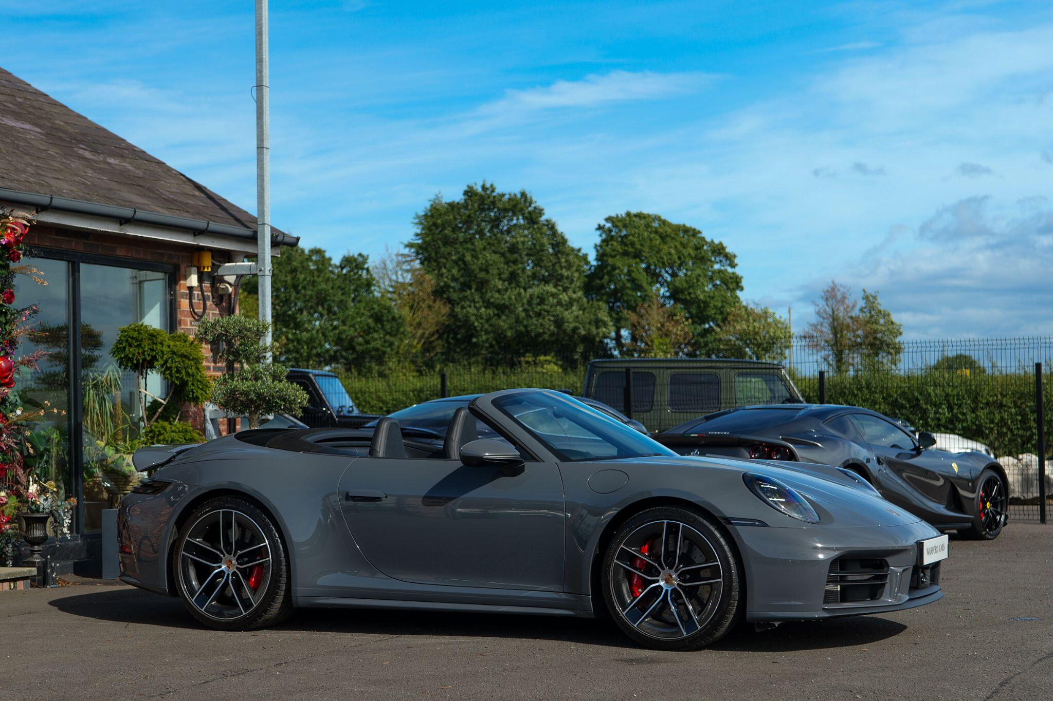Porsche 911 view 8