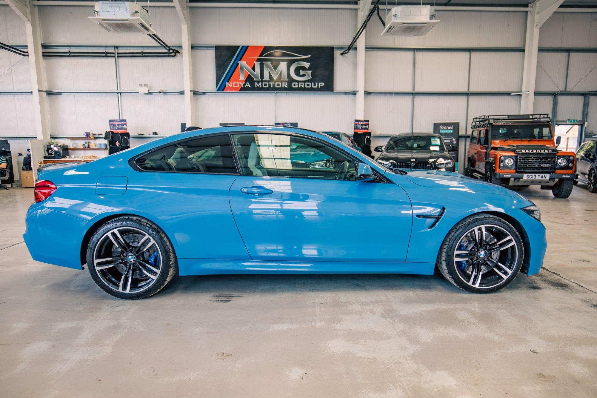 BMW M4 view 21