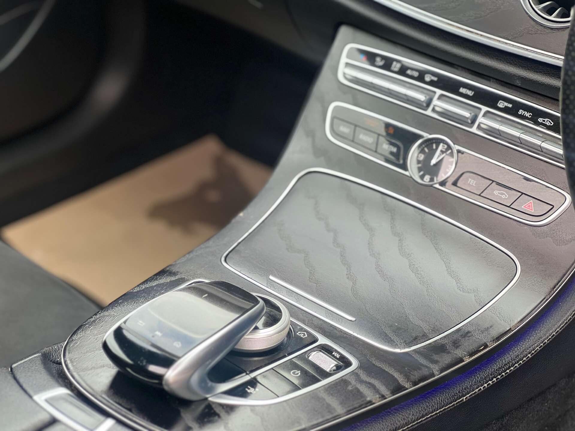 Mercedes-Benz E-Class view 20