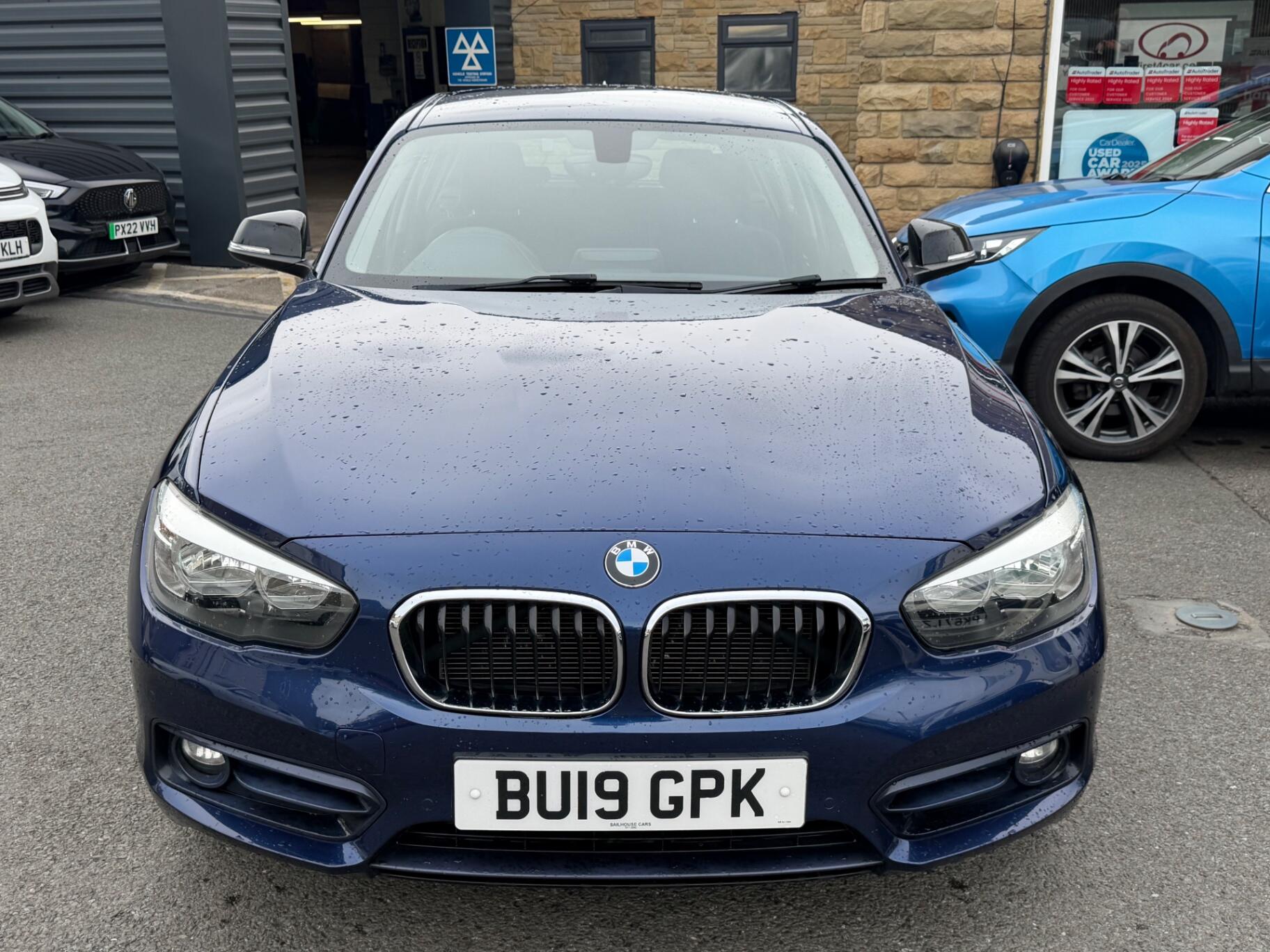 BMW 1 Series view 3