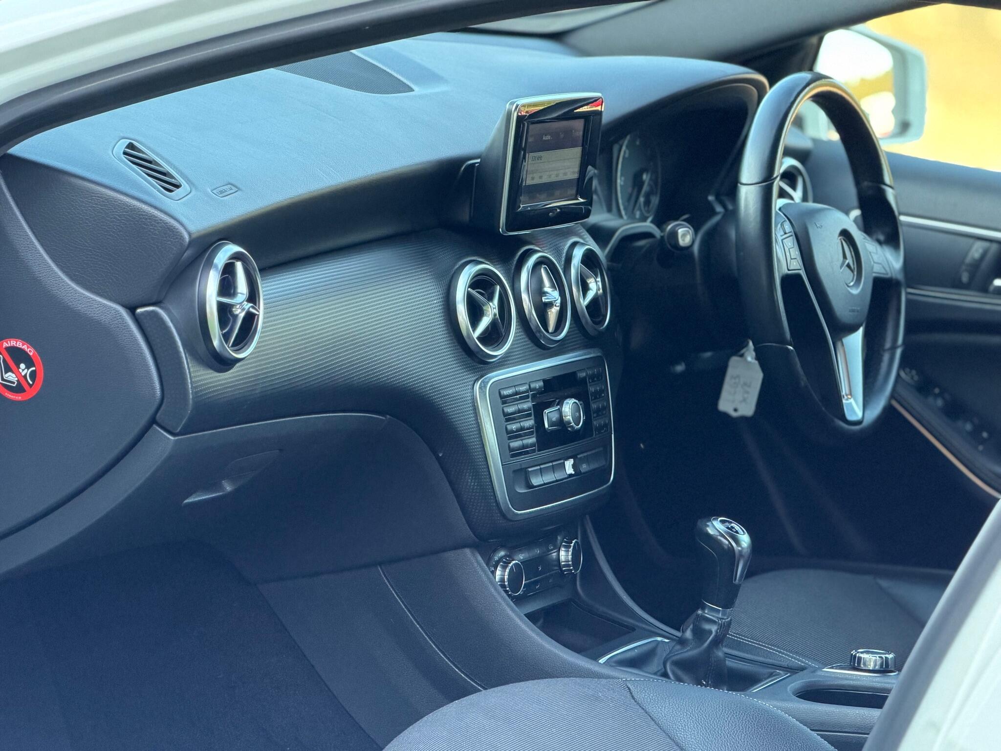 2013 Mercedes-Benz A Class 1.5 A180 CDI SE Euro 5 (s/s) 5dr image 15