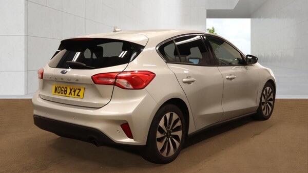 Ford Focus view 2