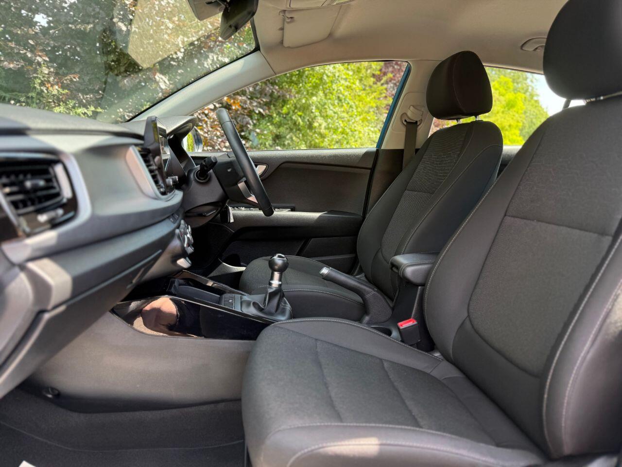 Kia Rio view 12