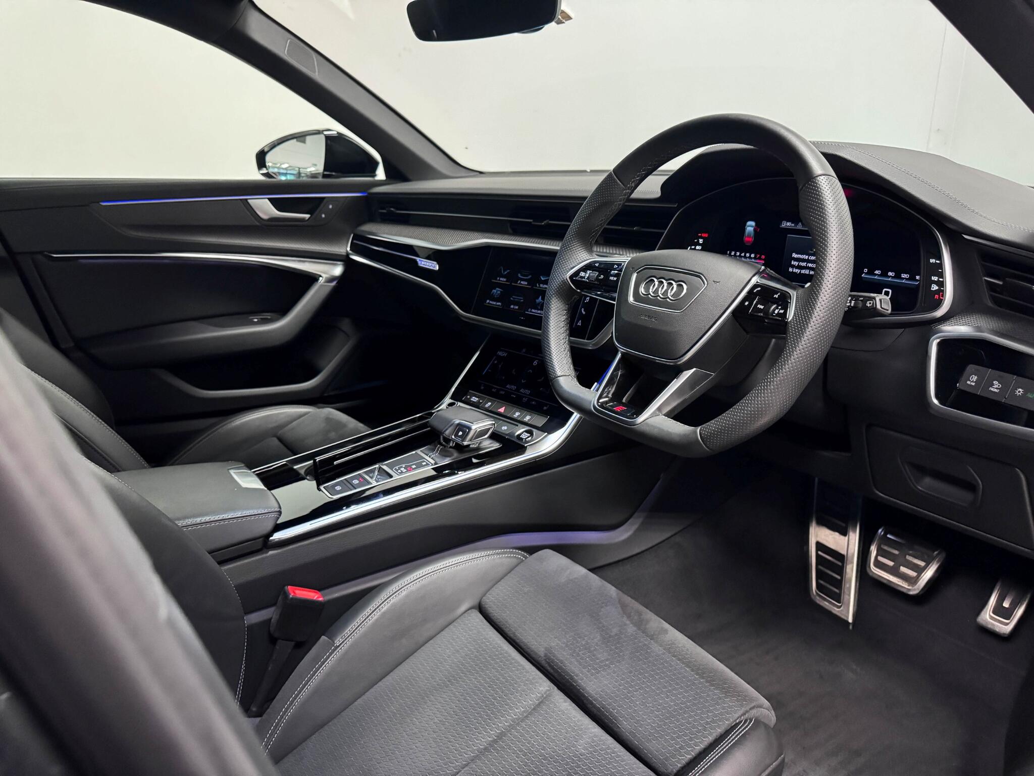 Audi A6 view 34