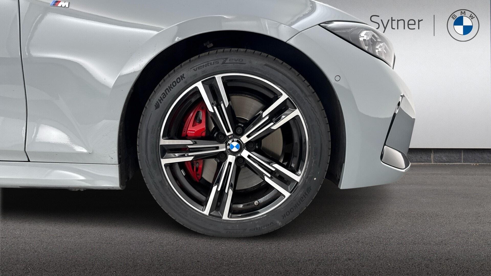 BMW 3 Series view 14