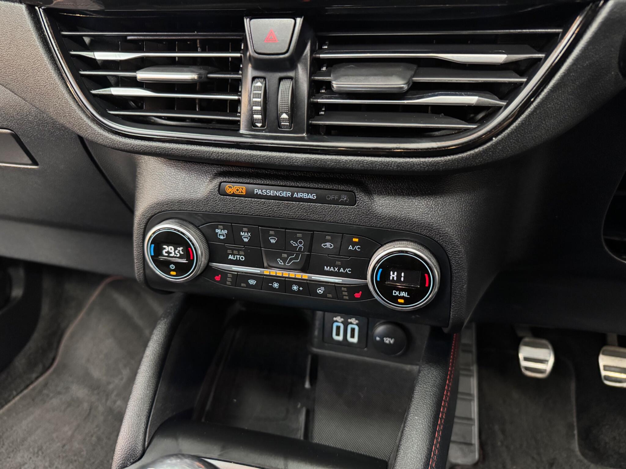 Ford Kuga view 36