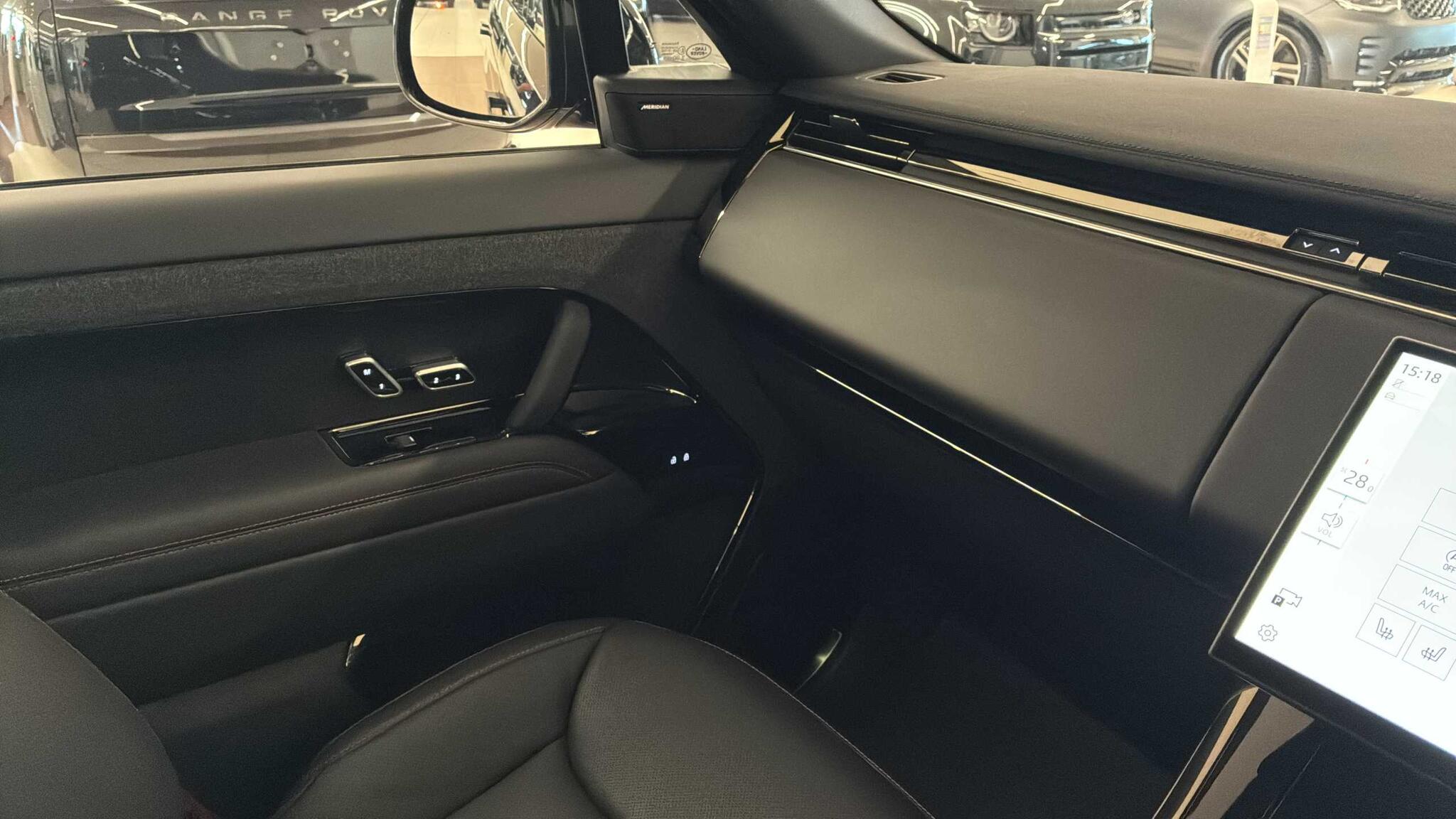 Land Rover Range Rover Sport view 25