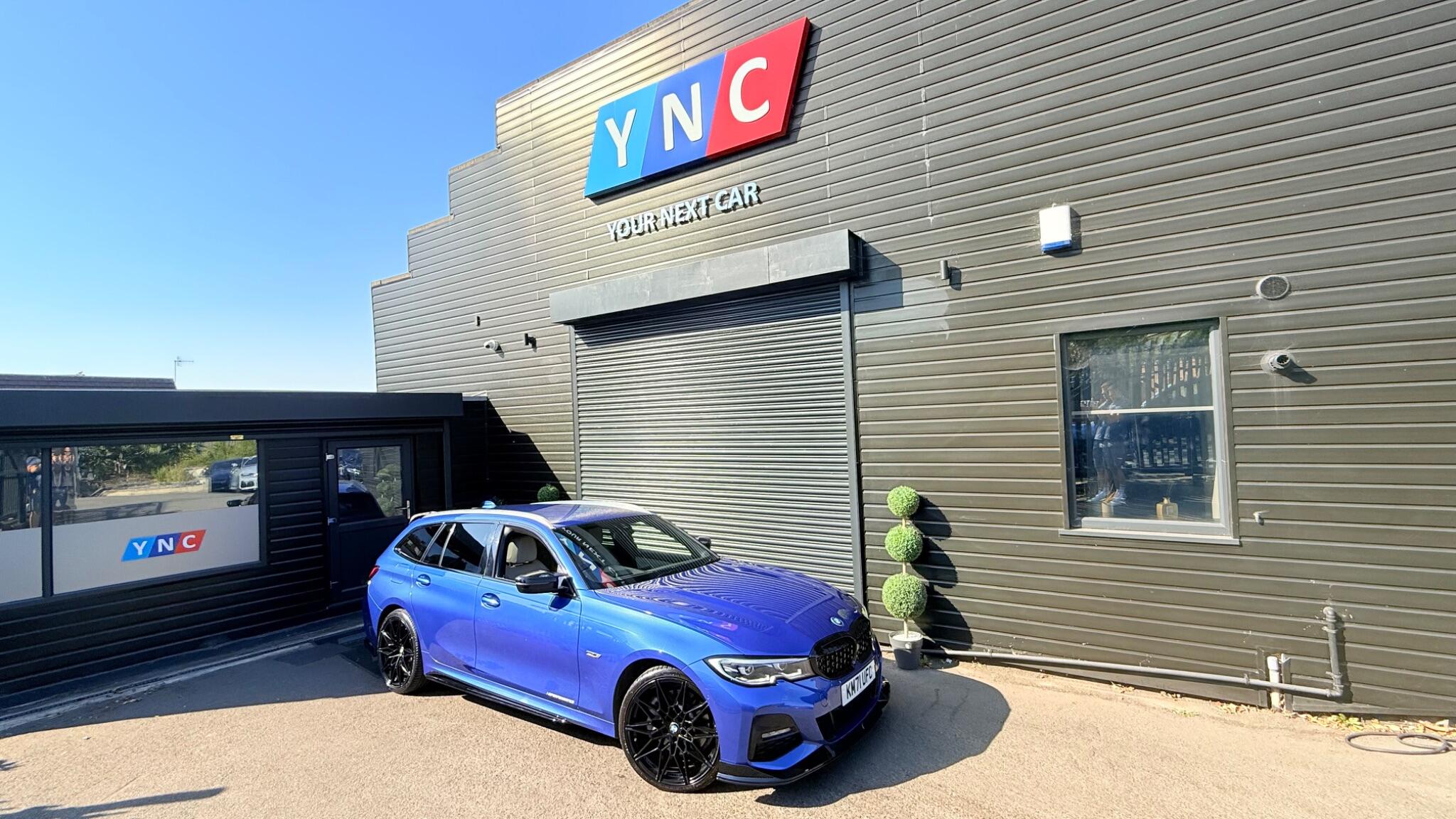 BMW 3 Series view 19