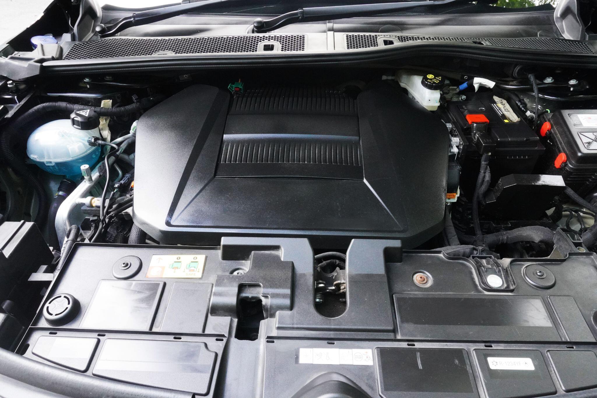 Citroen e-C4 view 70