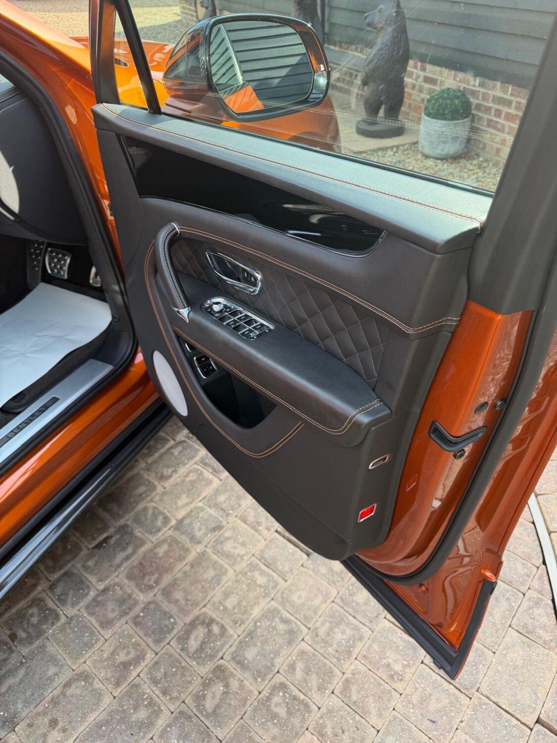 Bentley Bentayga view 23