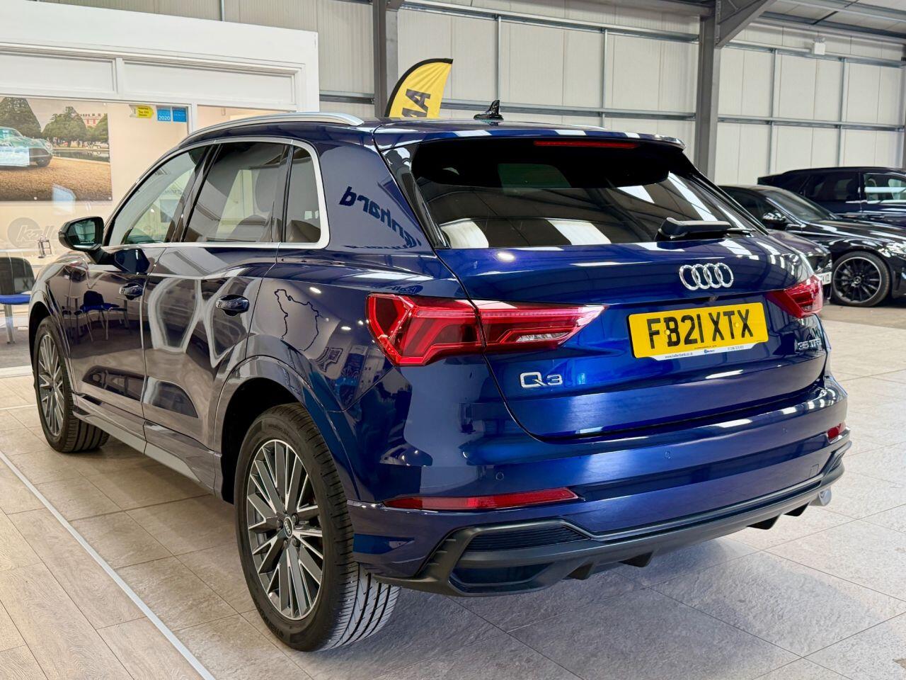 Audi Q3 view 22