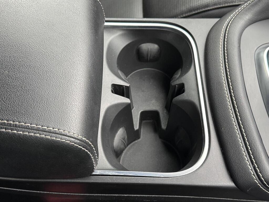 Jaguar E-Pace view 43