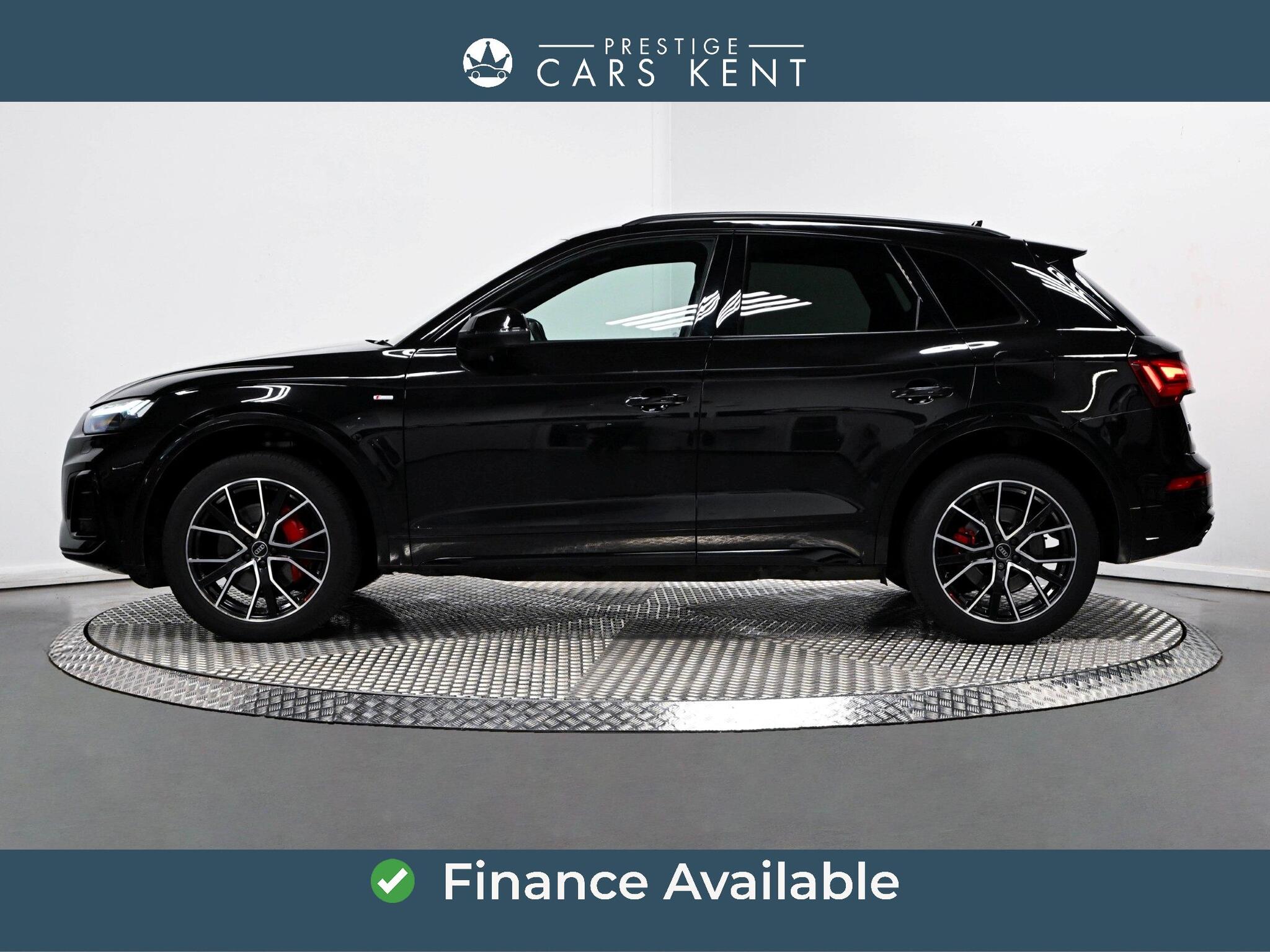 Audi Q5 view 4
