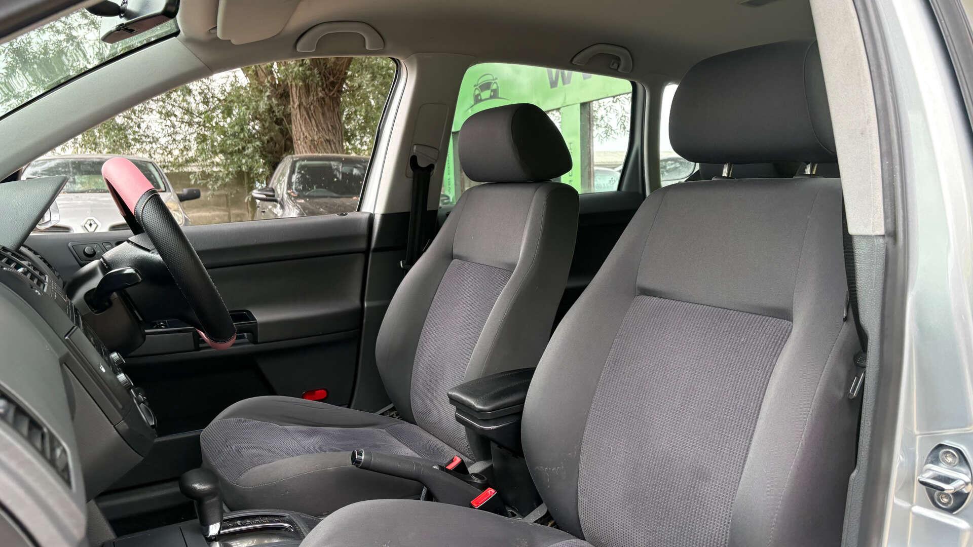 Volkswagen Polo view 12