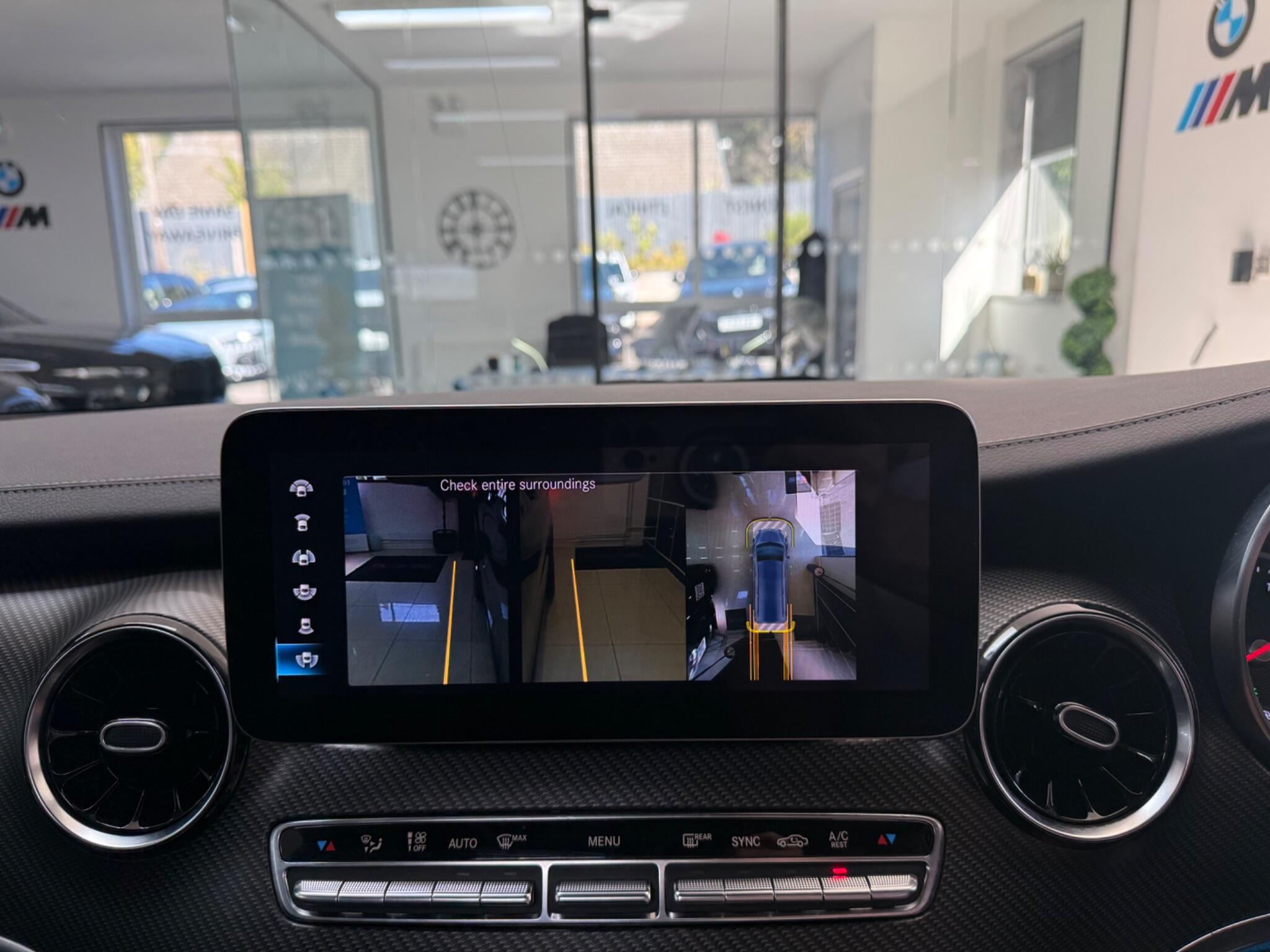 Mercedes-Benz V-Class view 24