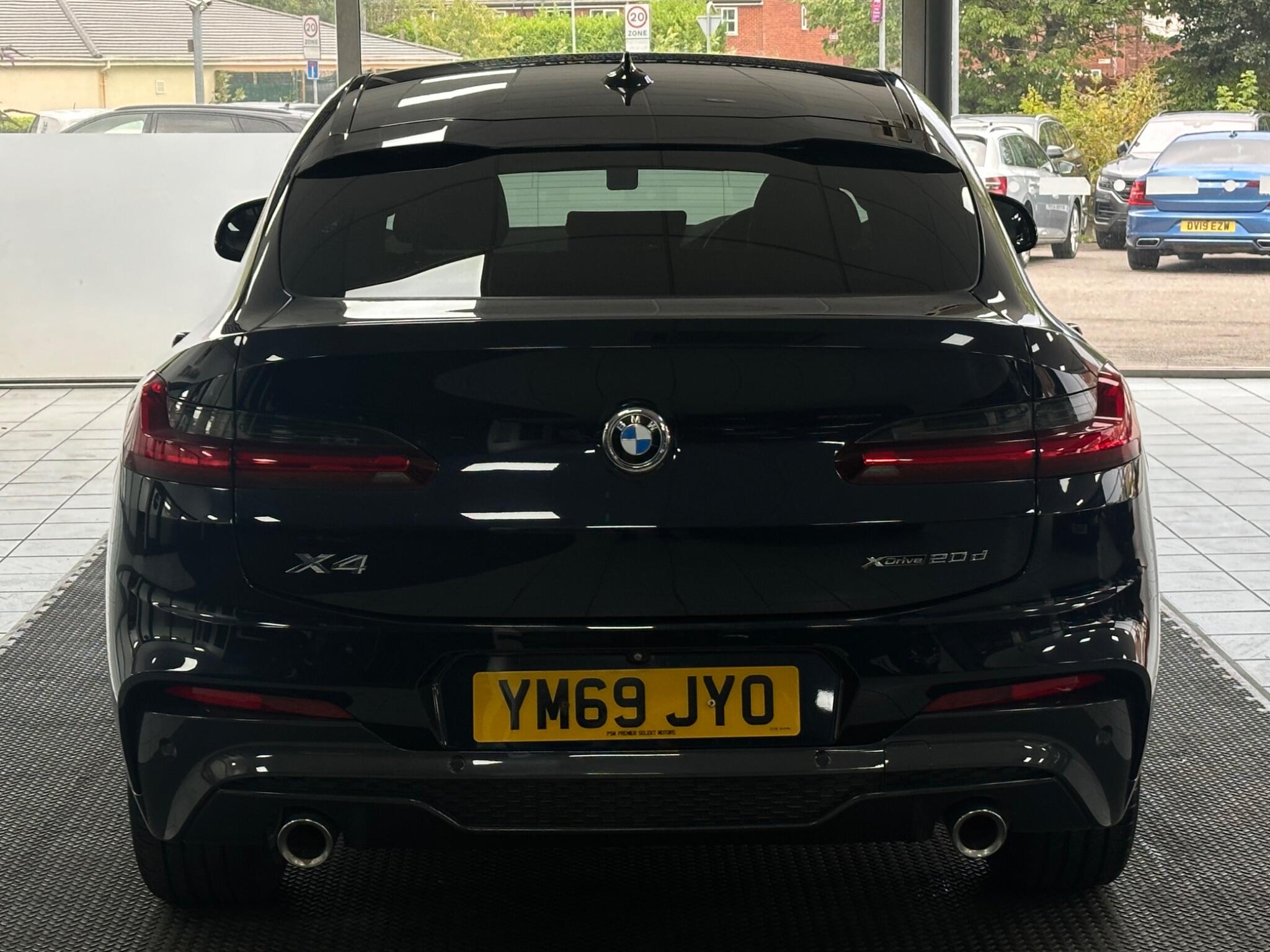 BMW X4 view 12