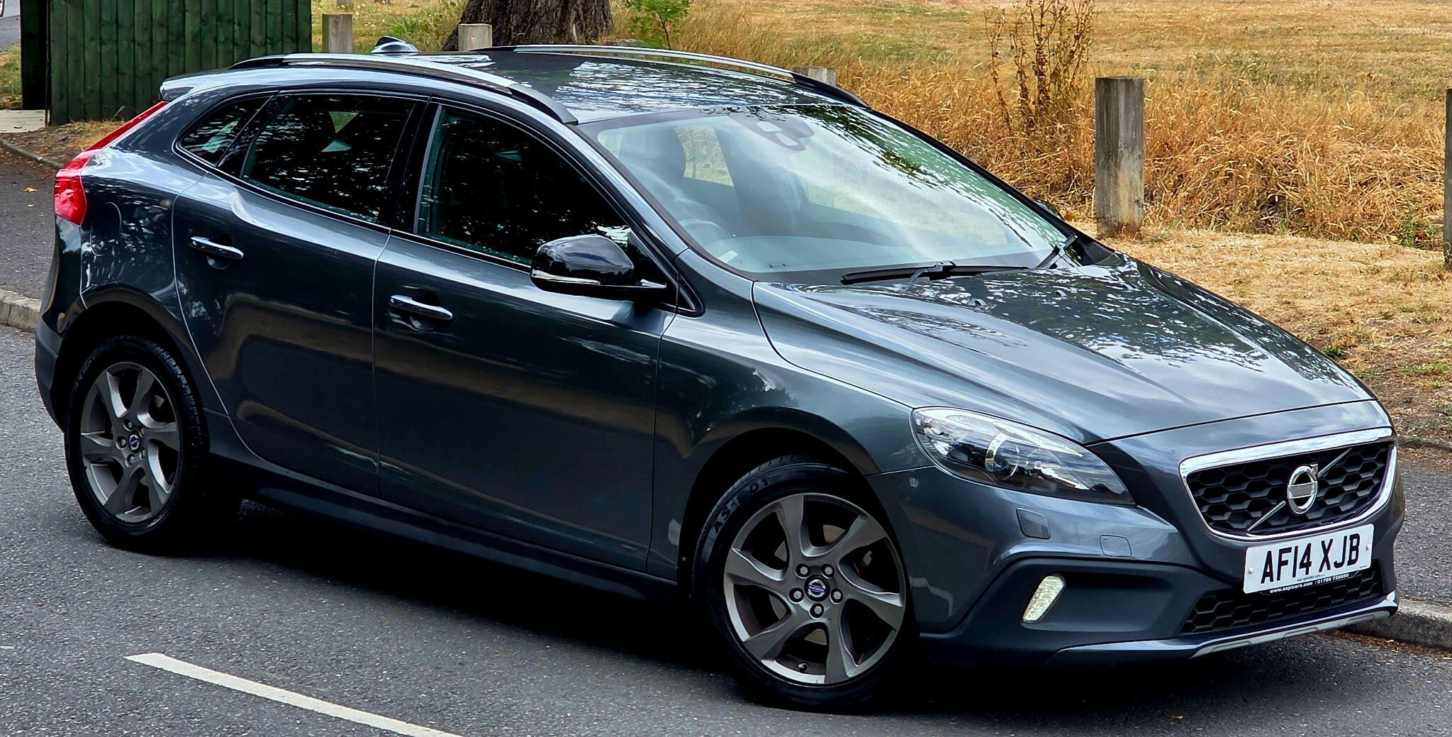 Volvo V40 Cross Country view 8