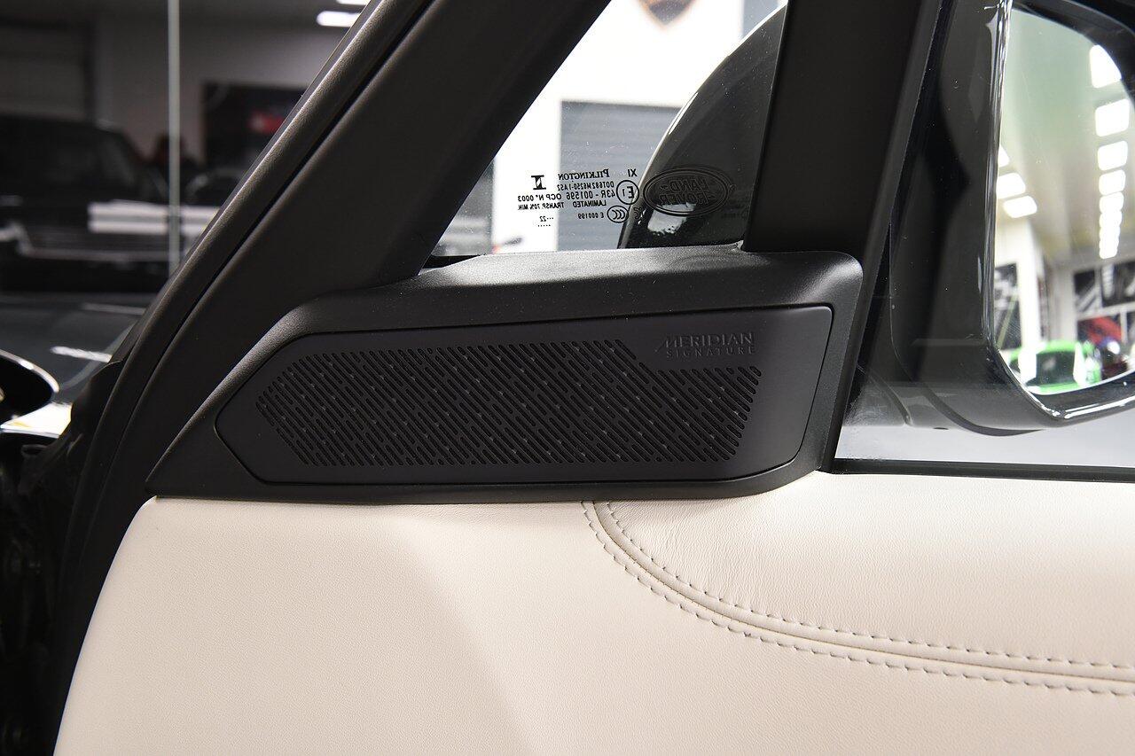Land Rover Range Rover view 26
