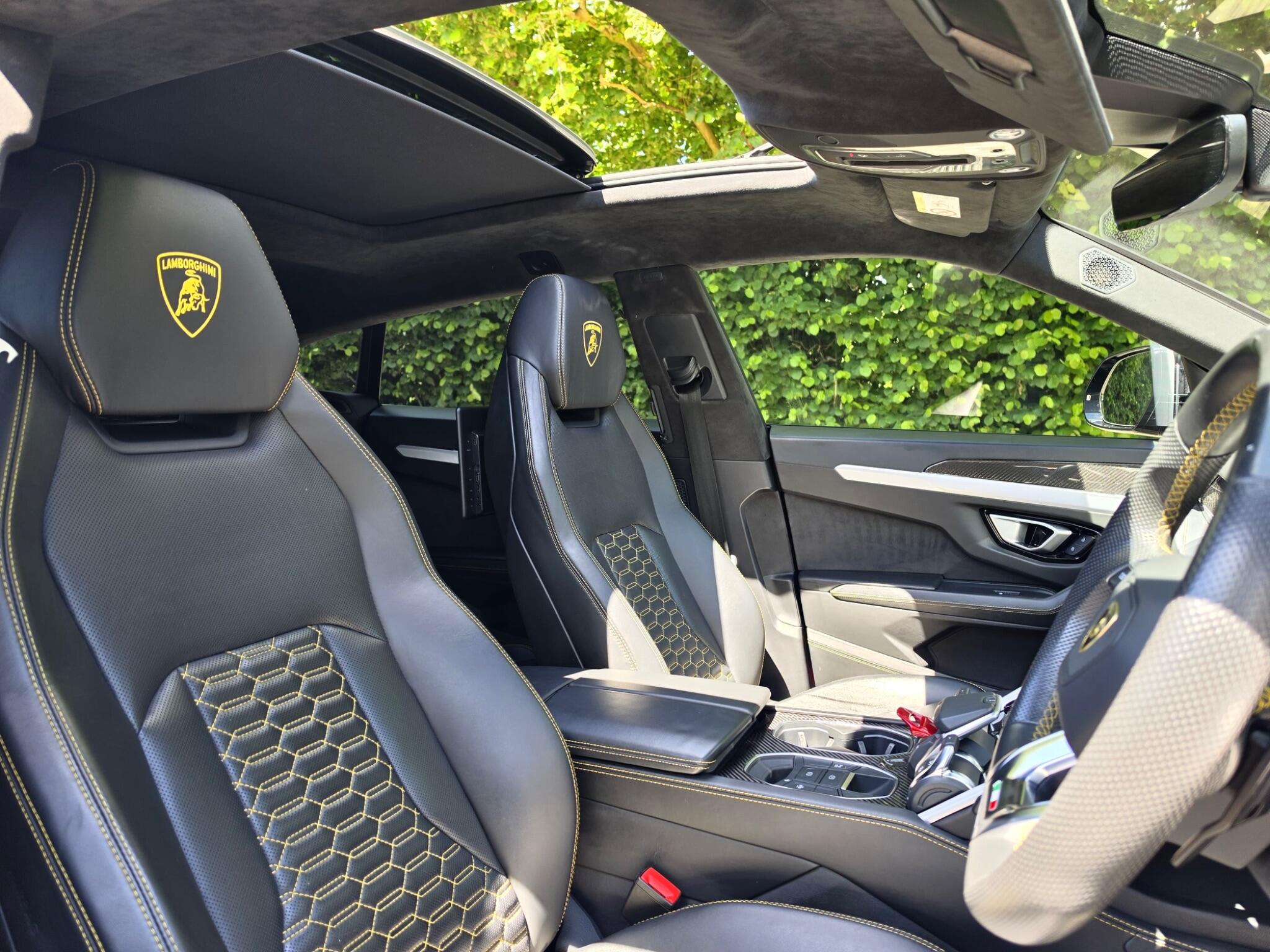 Lamborghini Urus view 4