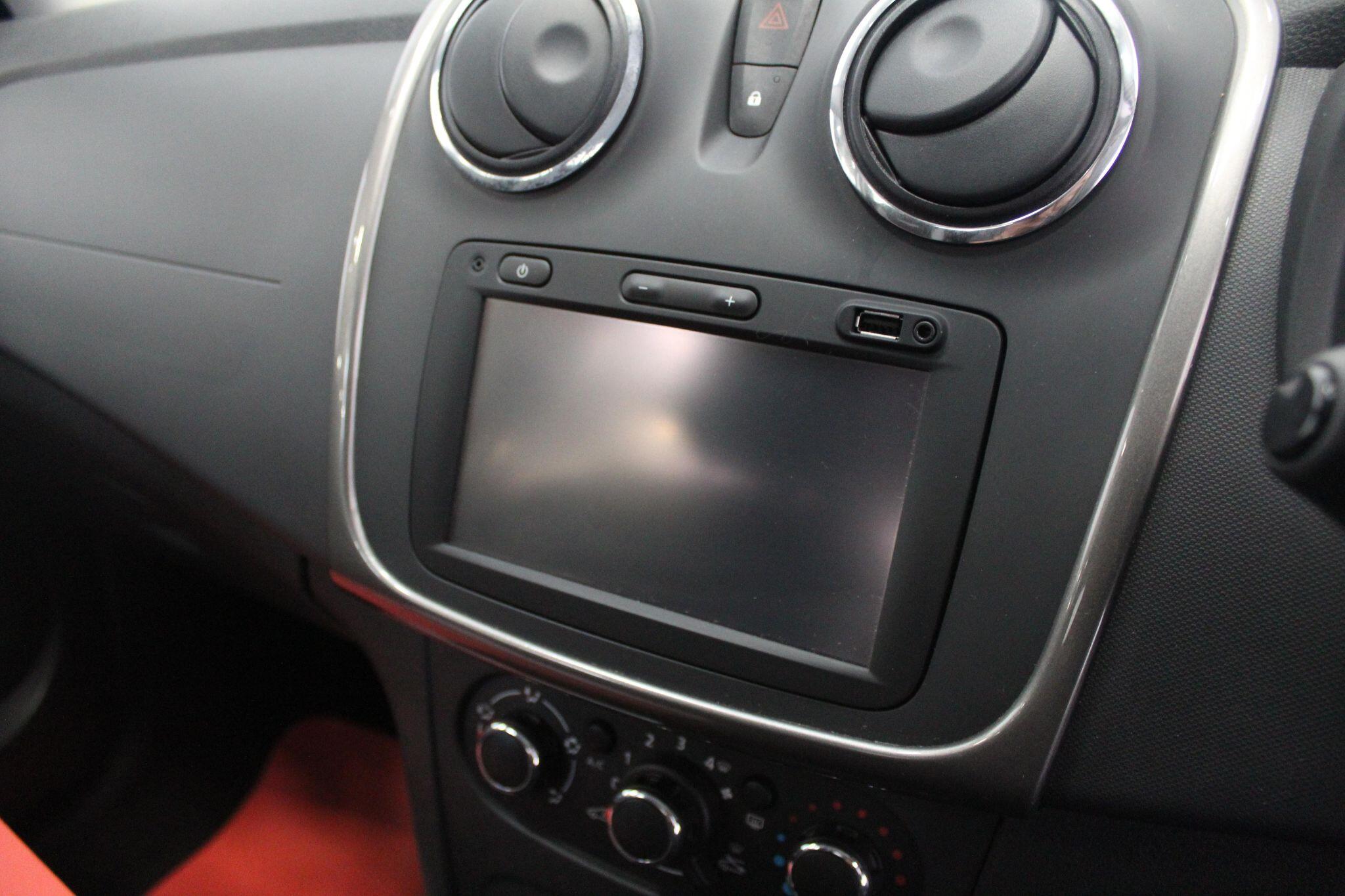 Dacia Sandero view 38