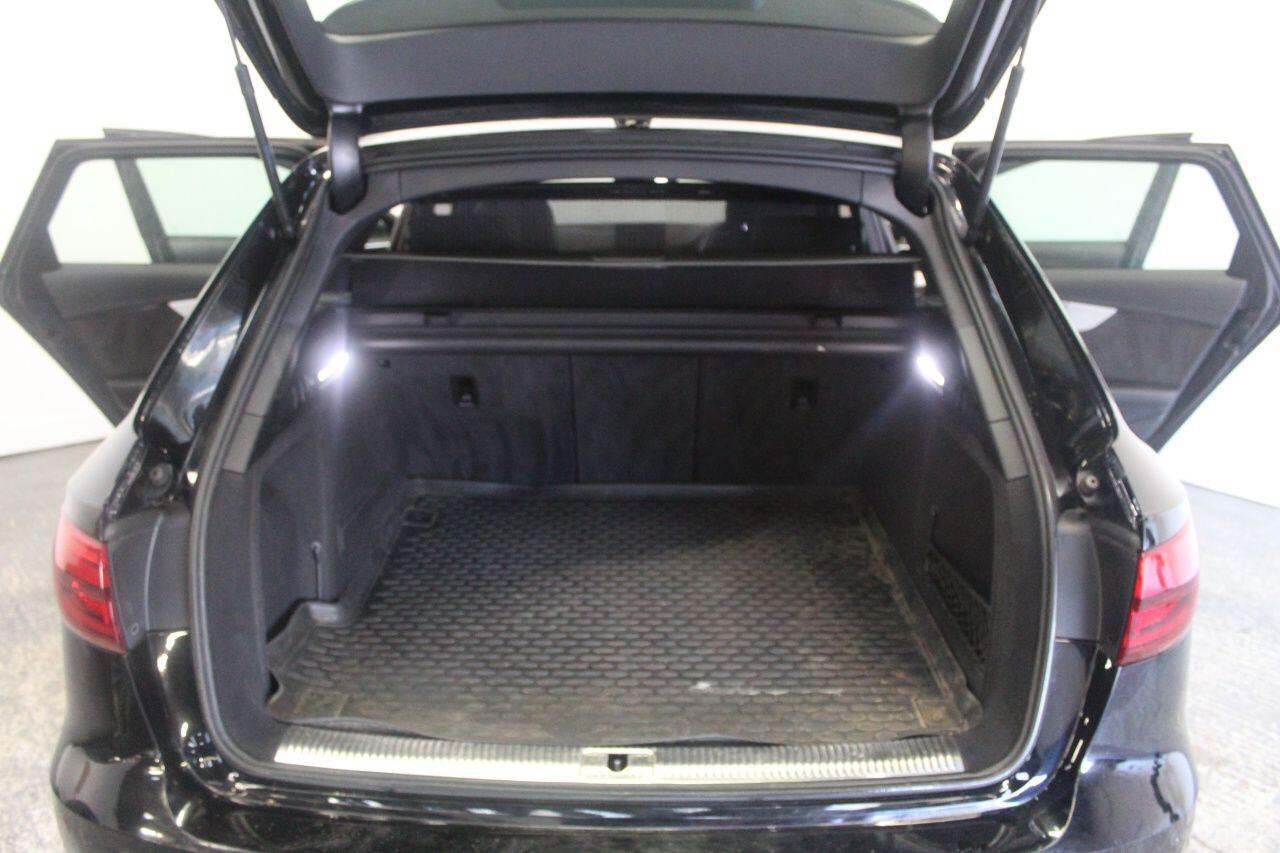 Audi A4 view 24