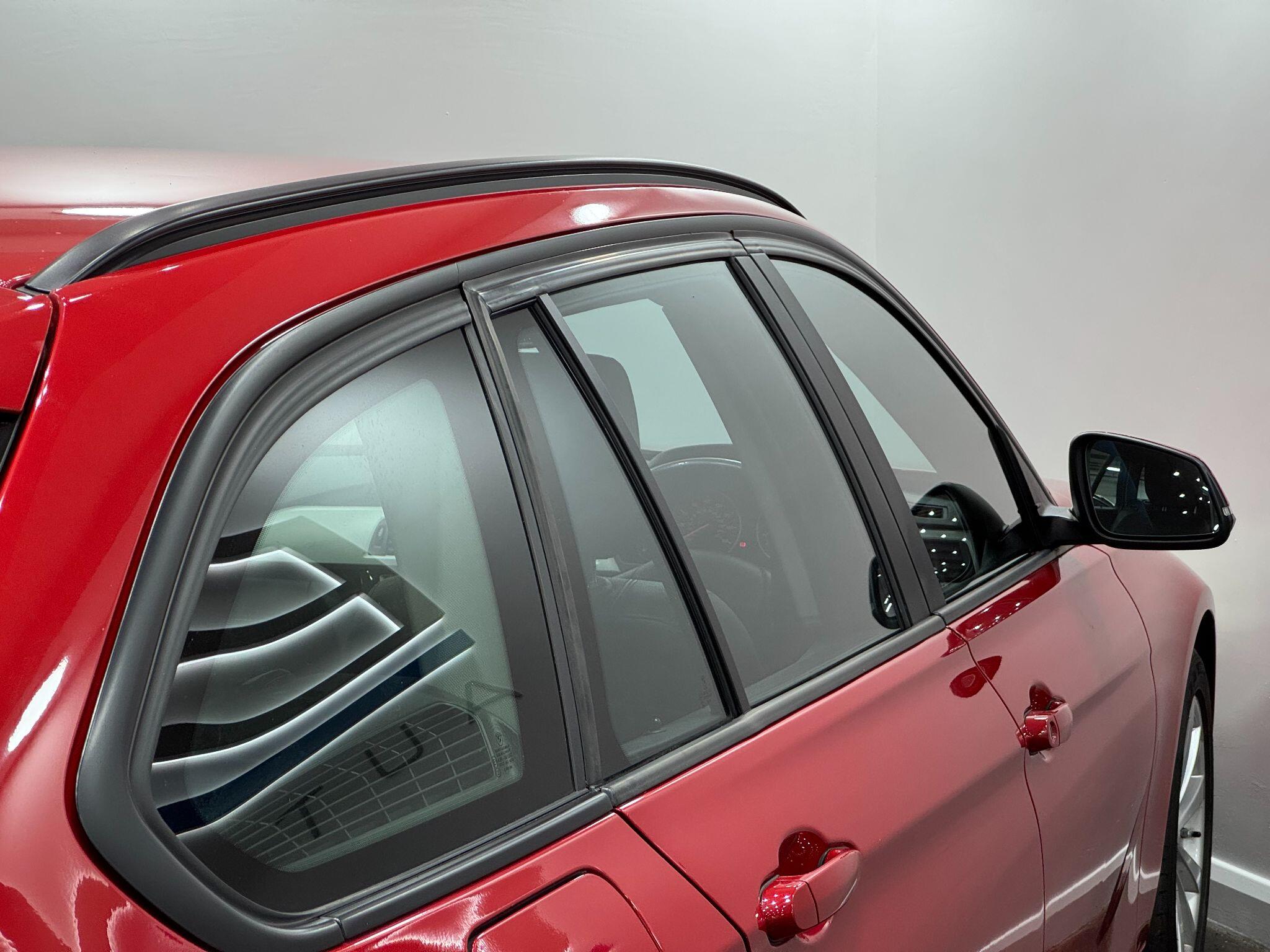 BMW 3 Series view 20