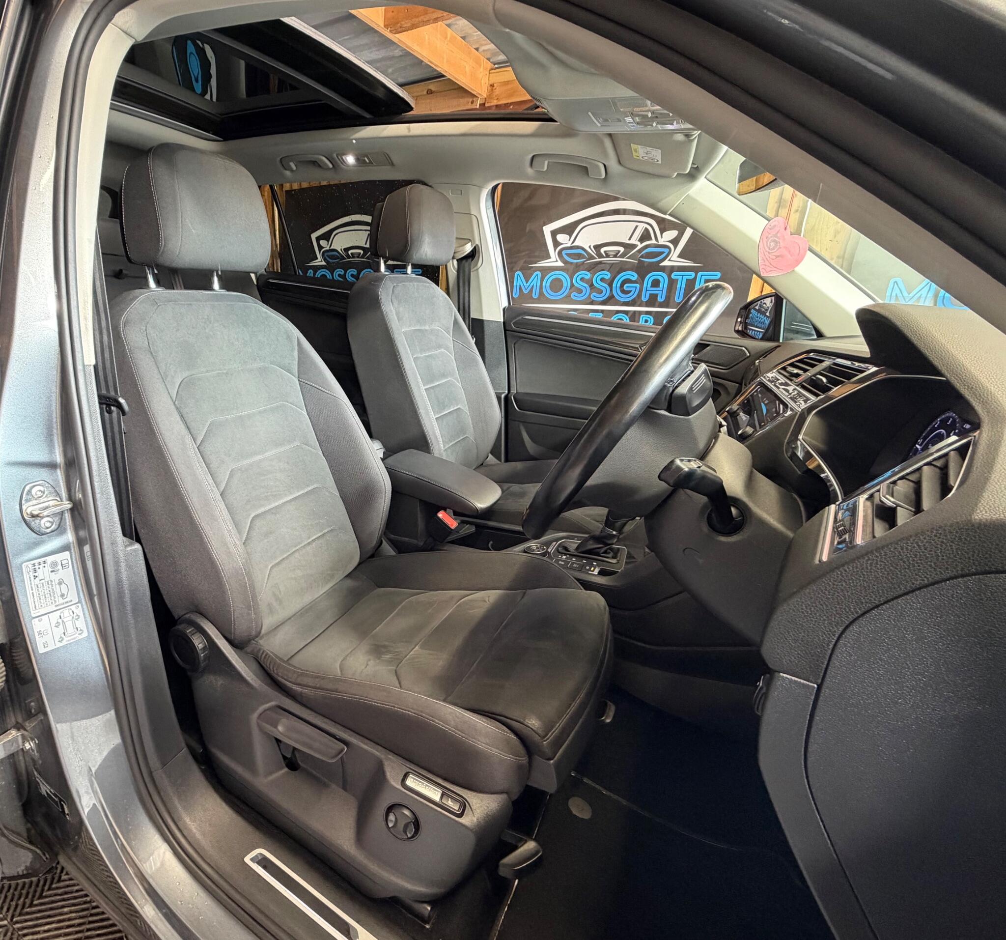 Volkswagen Tiguan Allspace view 25