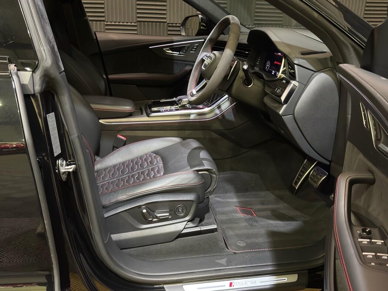 Audi RSQ8 view 19