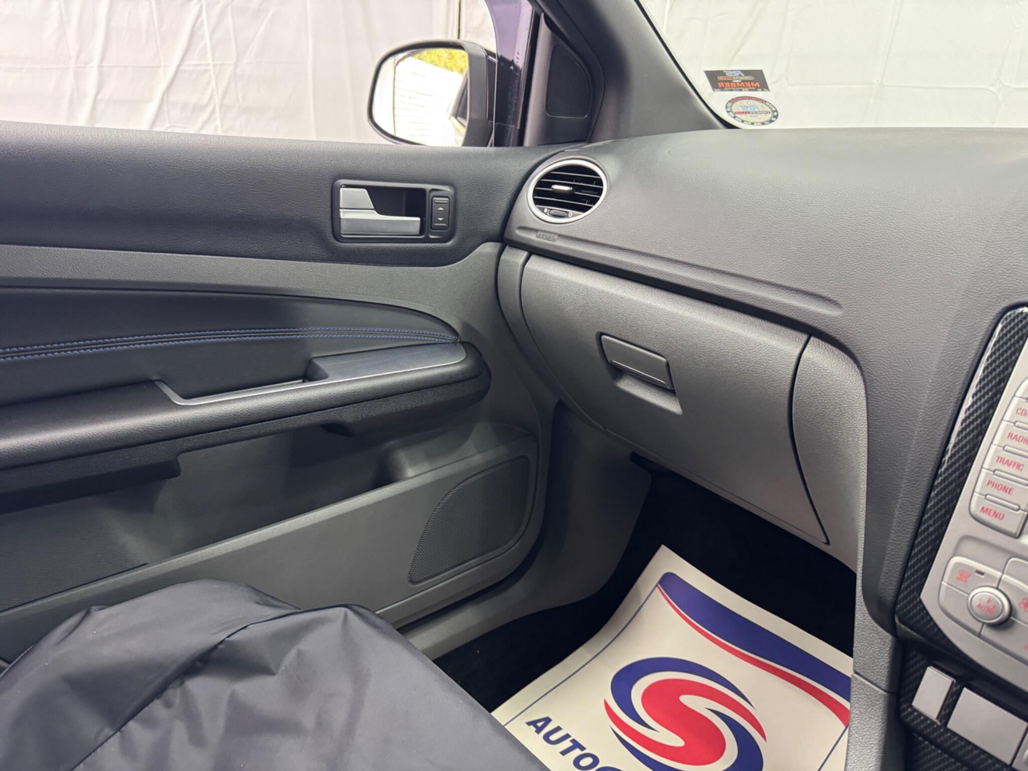 Ford Focus view 28