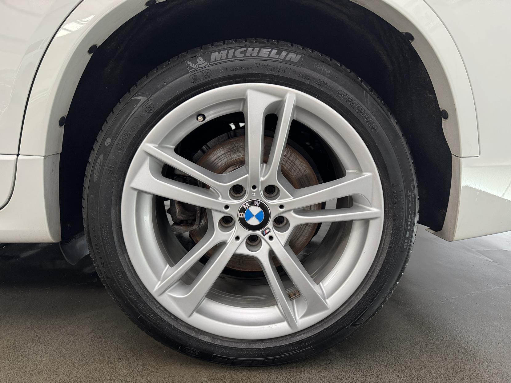 BMW X3 view 56