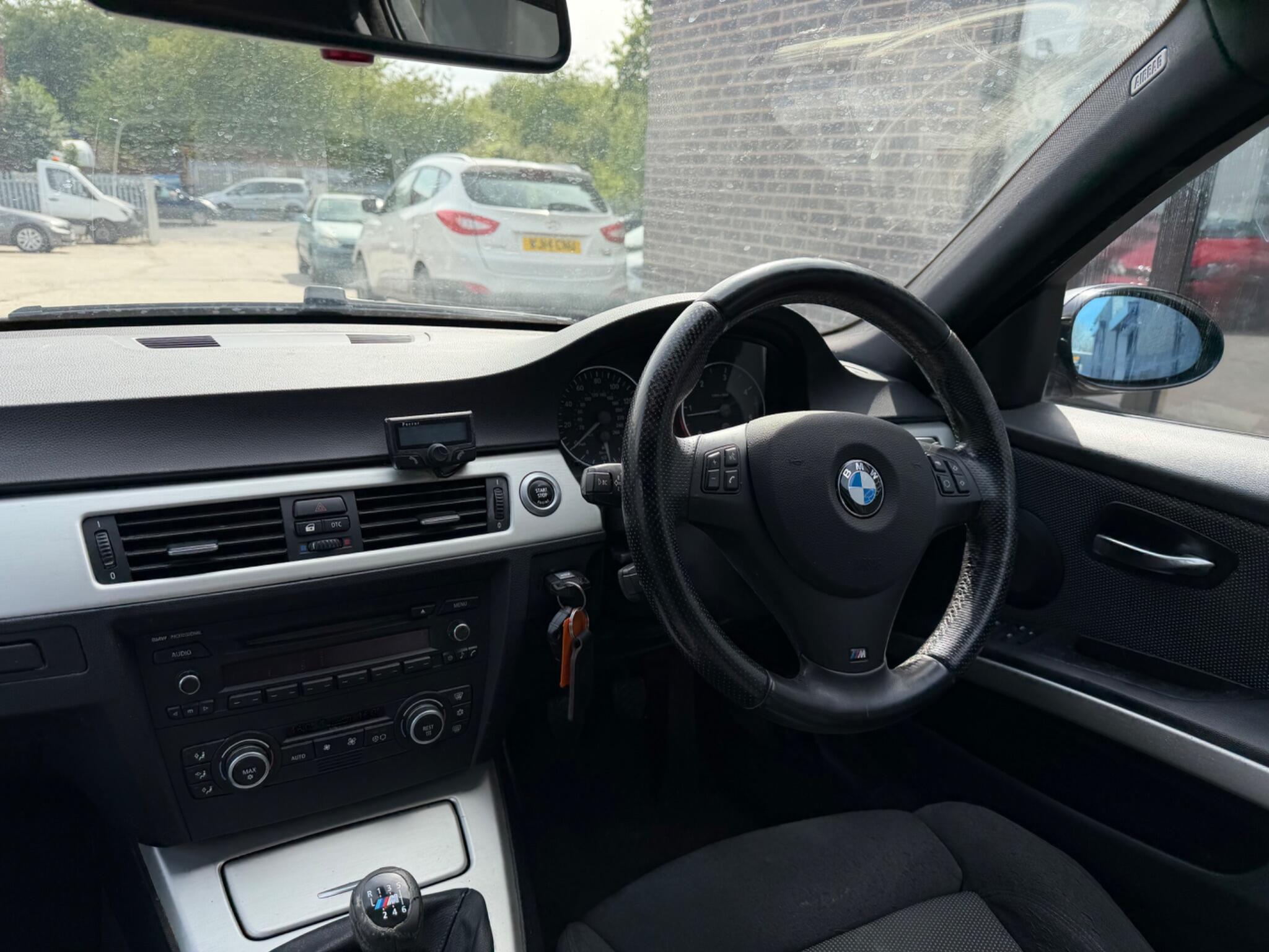 BMW 3 Series view 16