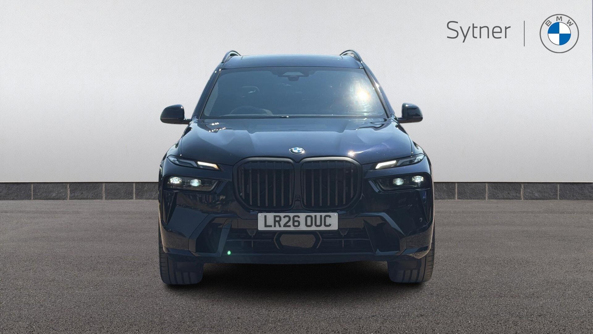 BMW X7 view 16