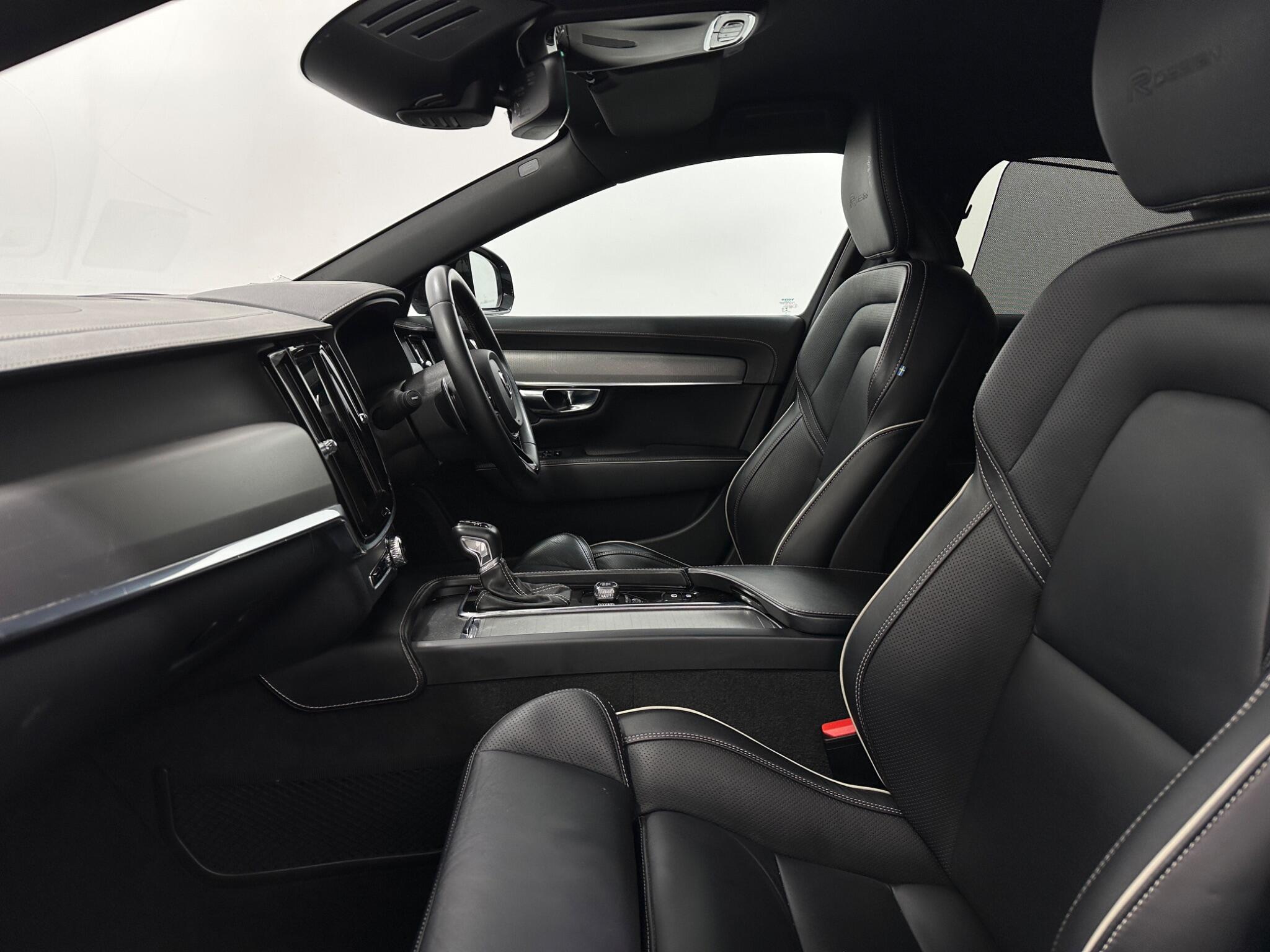 Volvo S90 view 35