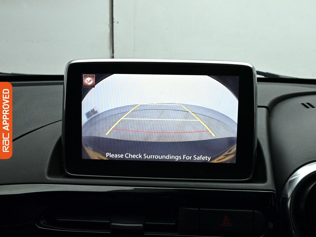 Fiat 124 Spider view 3