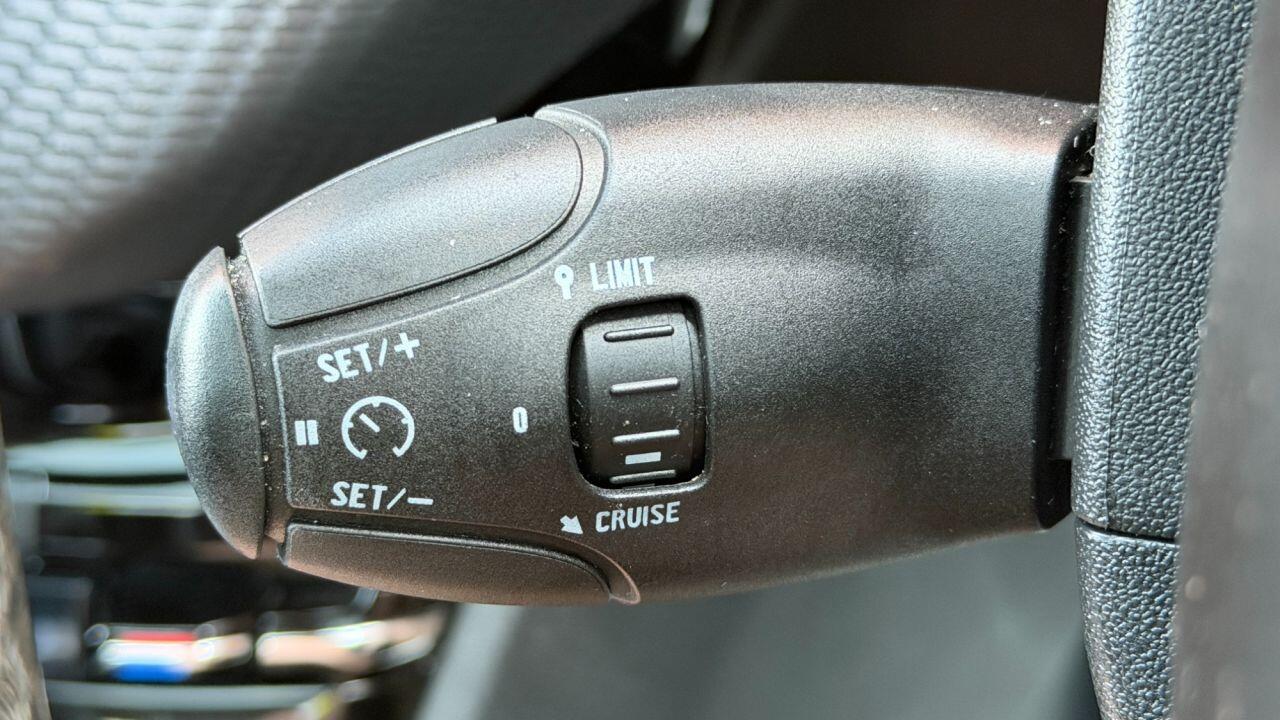 Peugeot 2008 view 28