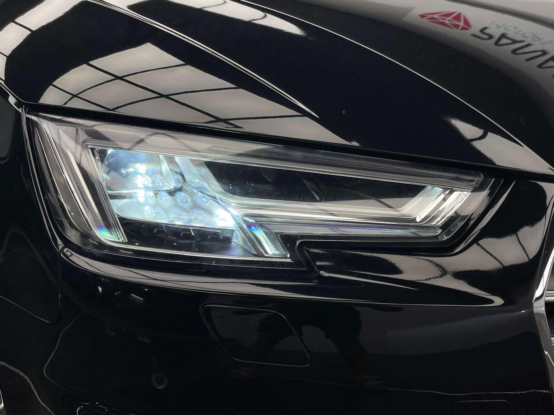 Audi S4 view 8