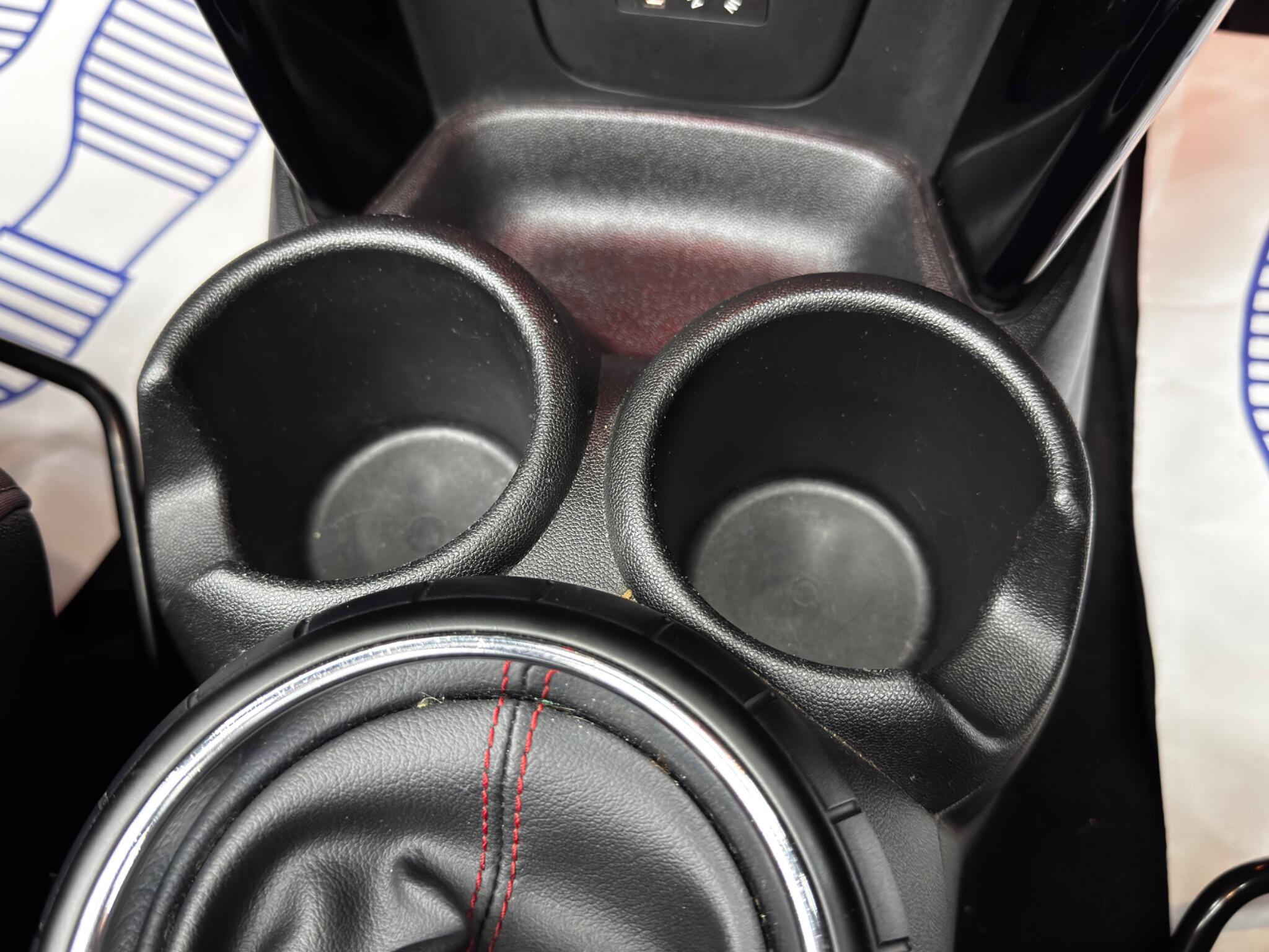 Mini Convertible view 25