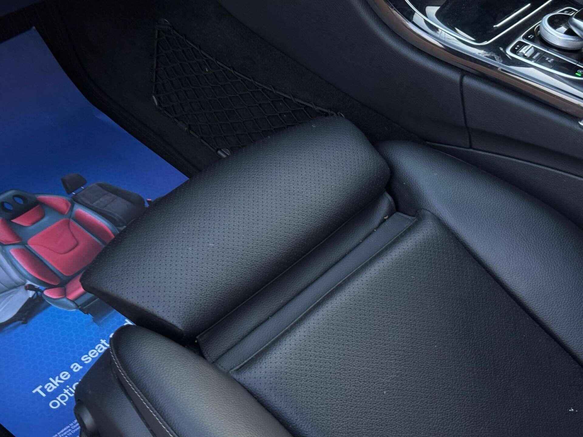 Mercedes-Benz C Class view 48