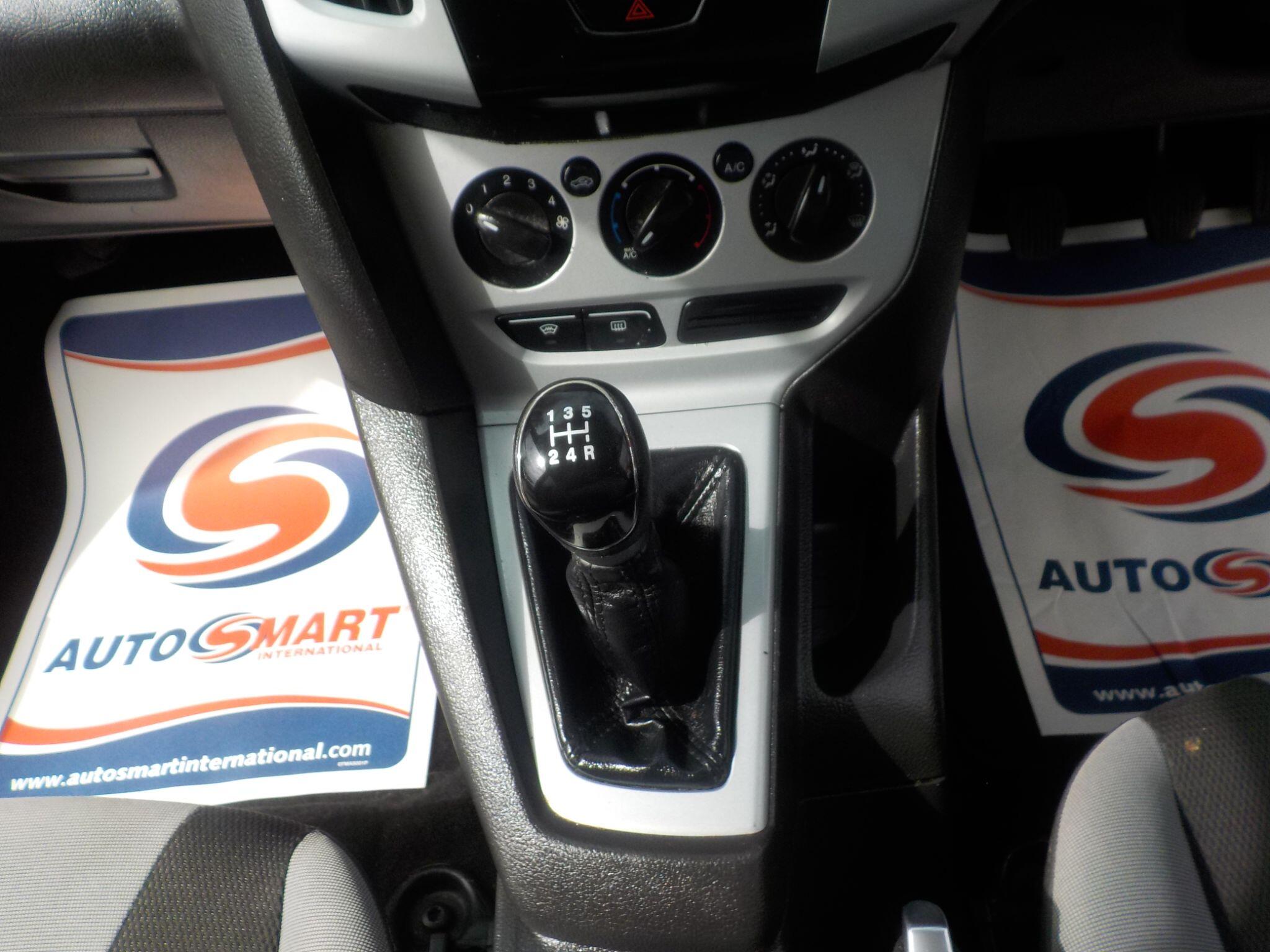 Ford Focus 1.6 Zetec Euro 5 5dr