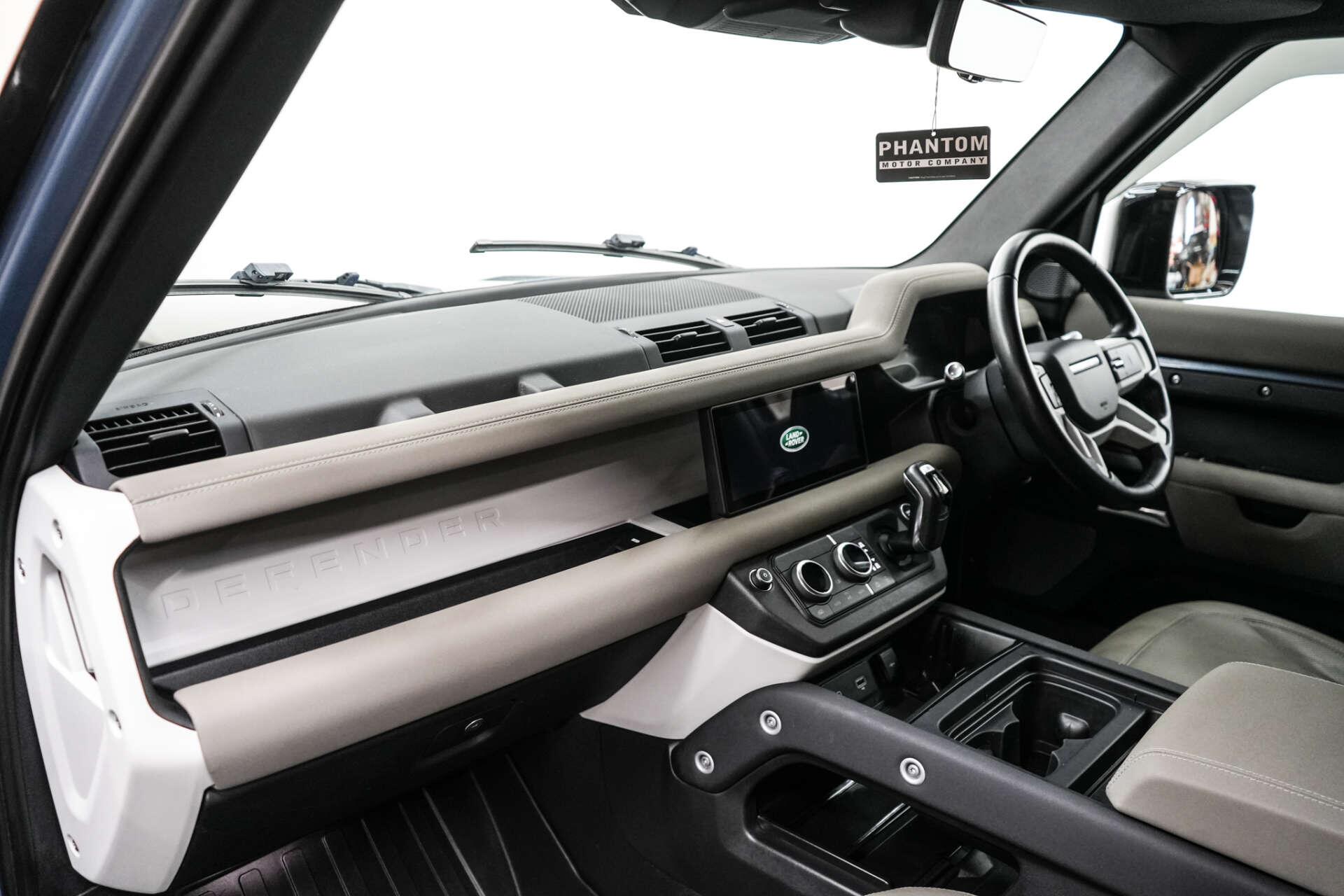 Land Rover Defender view 19