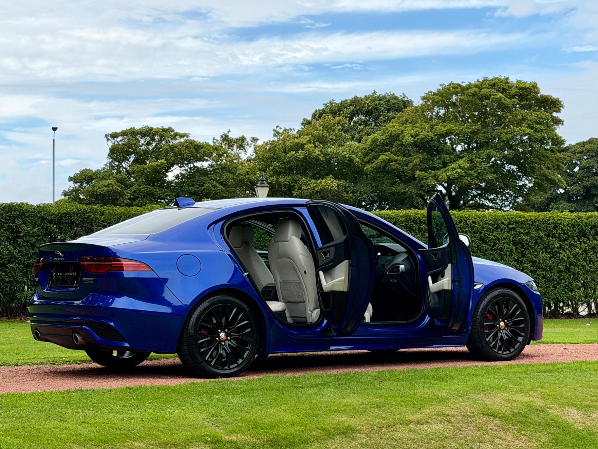 Jaguar Xe view 2