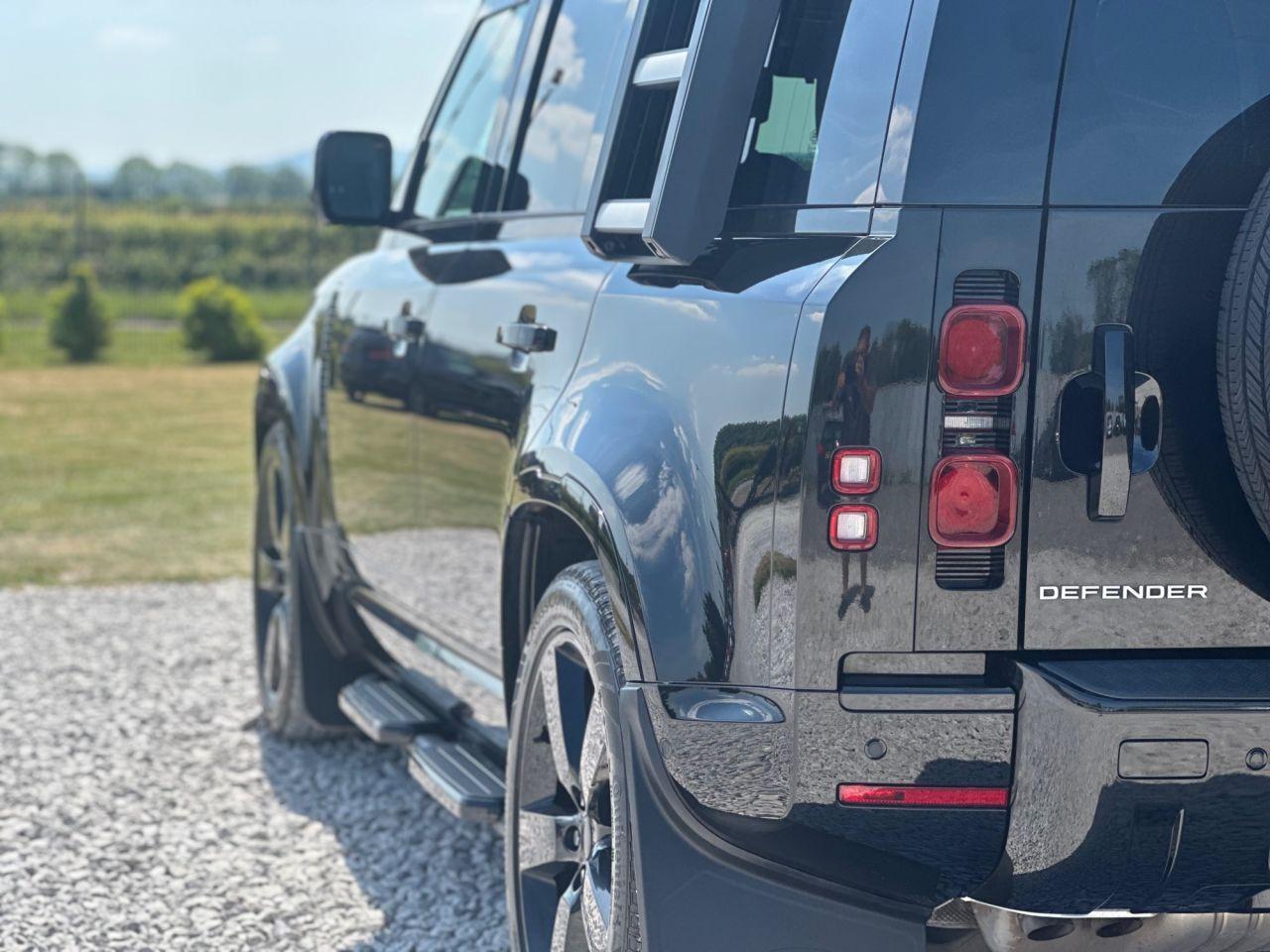 Land Rover Defender view 11