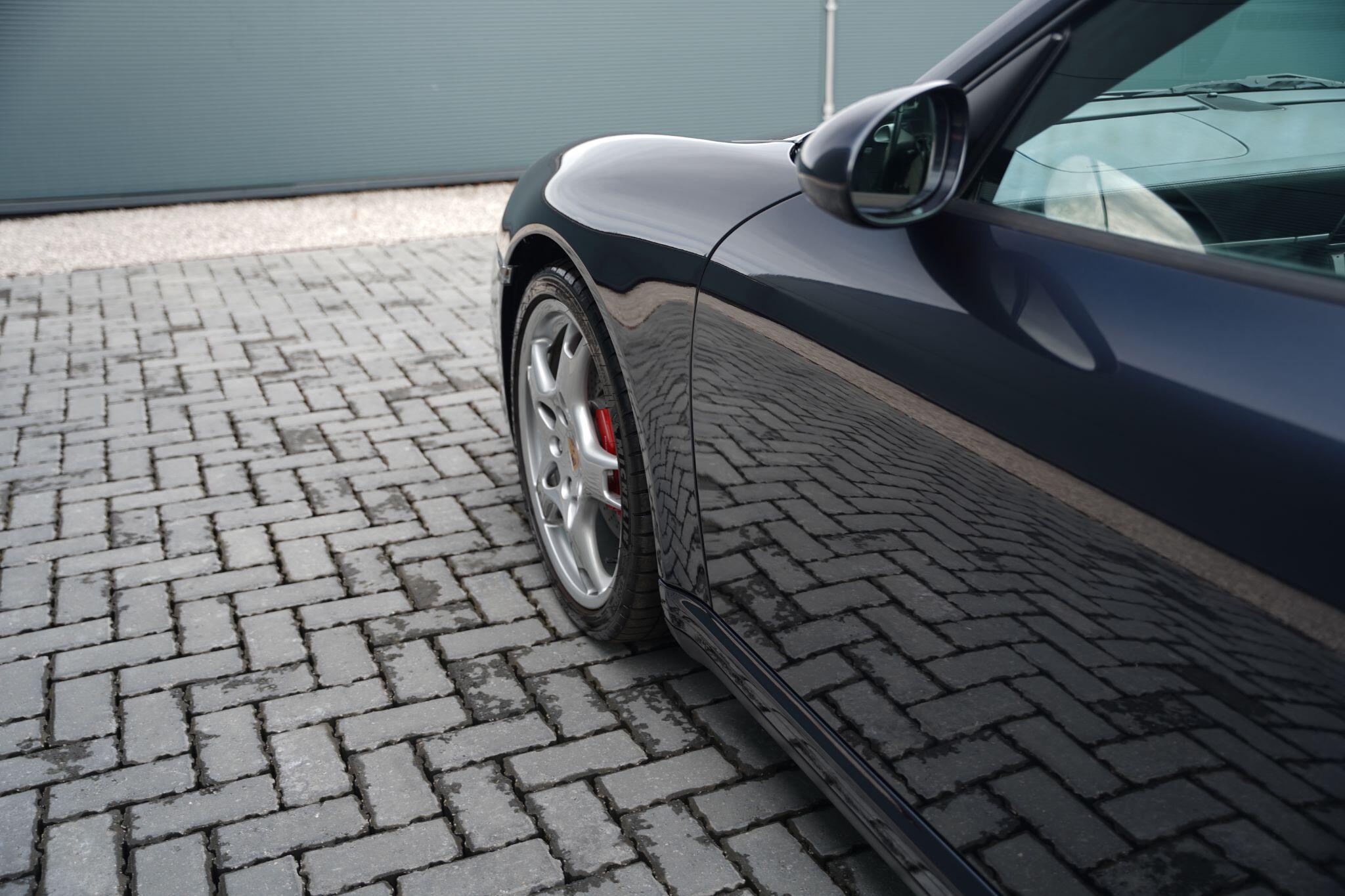 Porsche 911 view 48