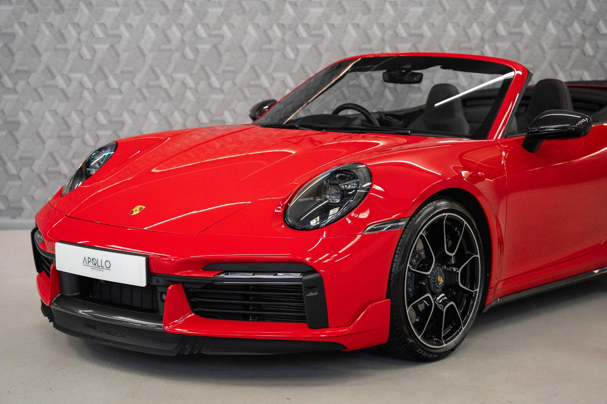 Porsche 911 view 44