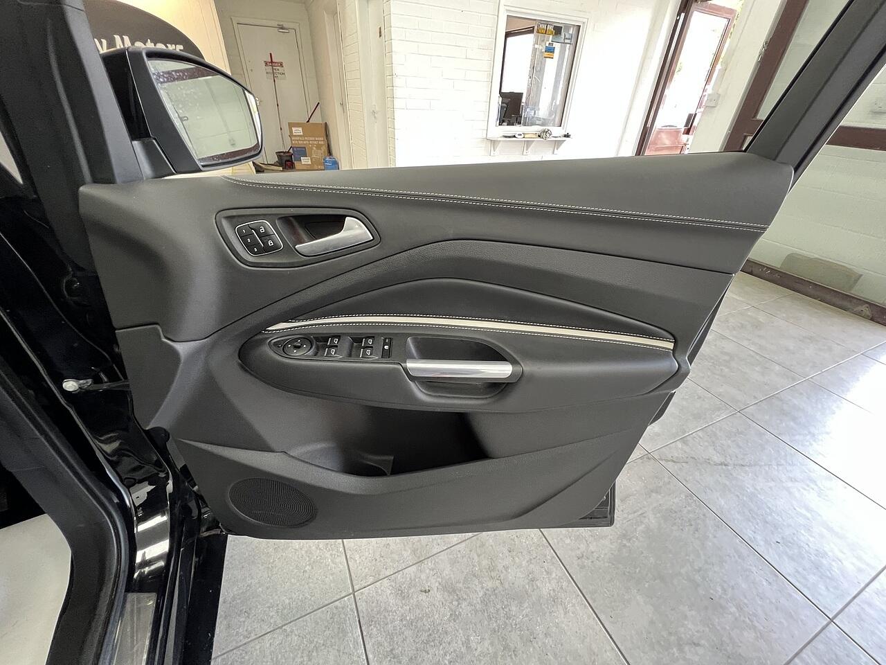 Ford Kuga view 13